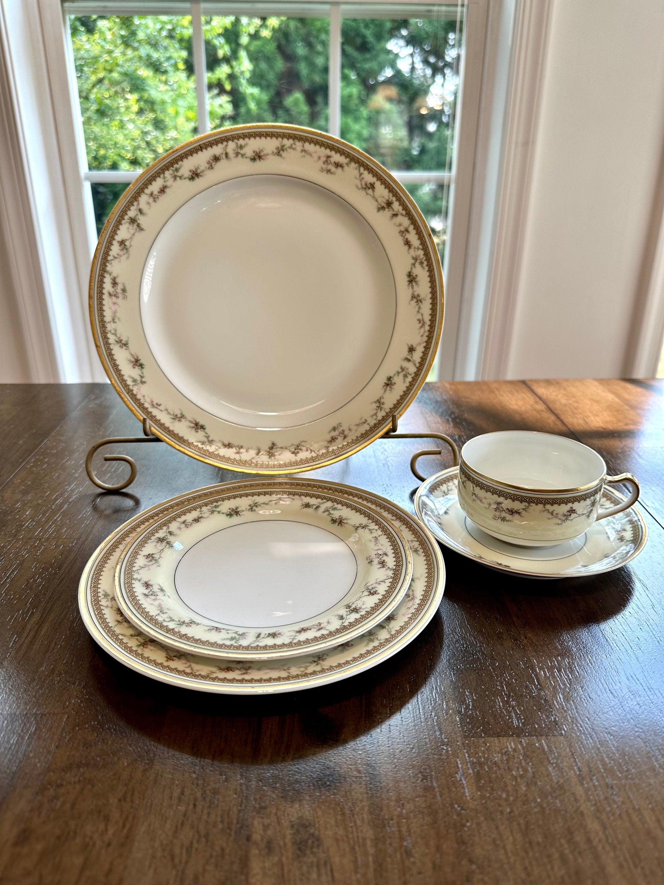 Haviland Limoges Yale 5 Piece Place Settings