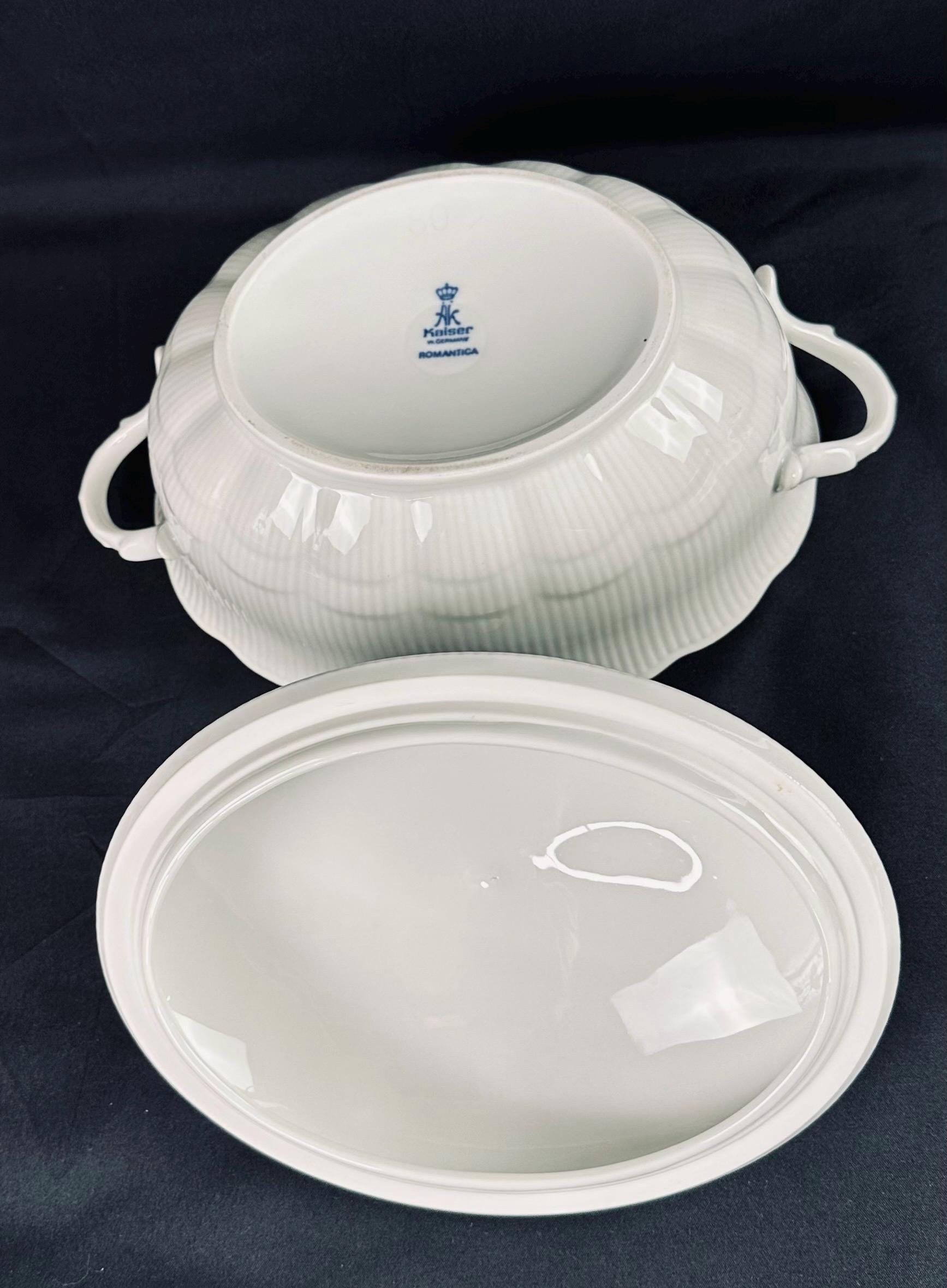 Kaiser Romantica All White Covered Serving Bowl