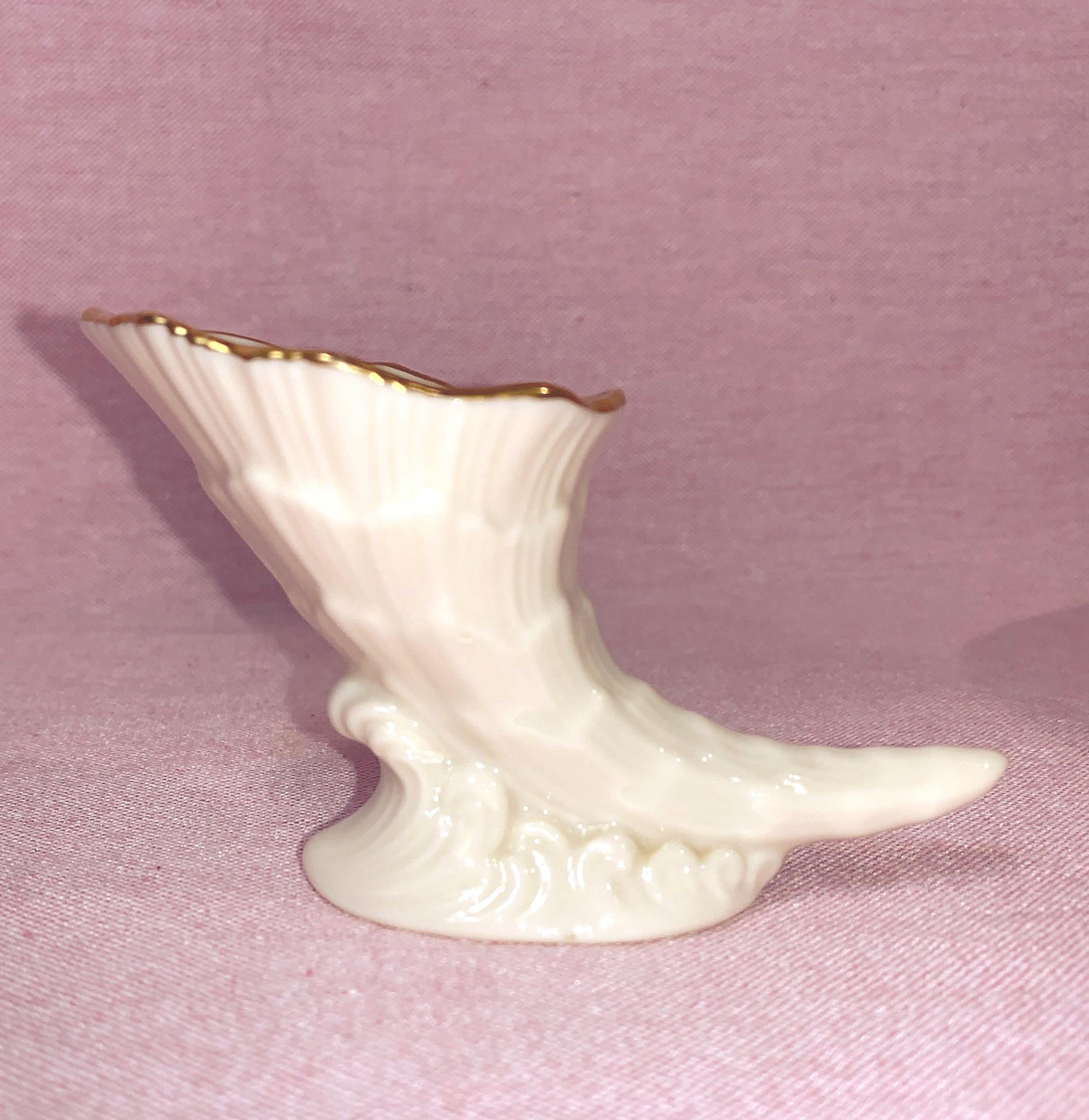 Cornecopia Shaped Shell on Waves Vase