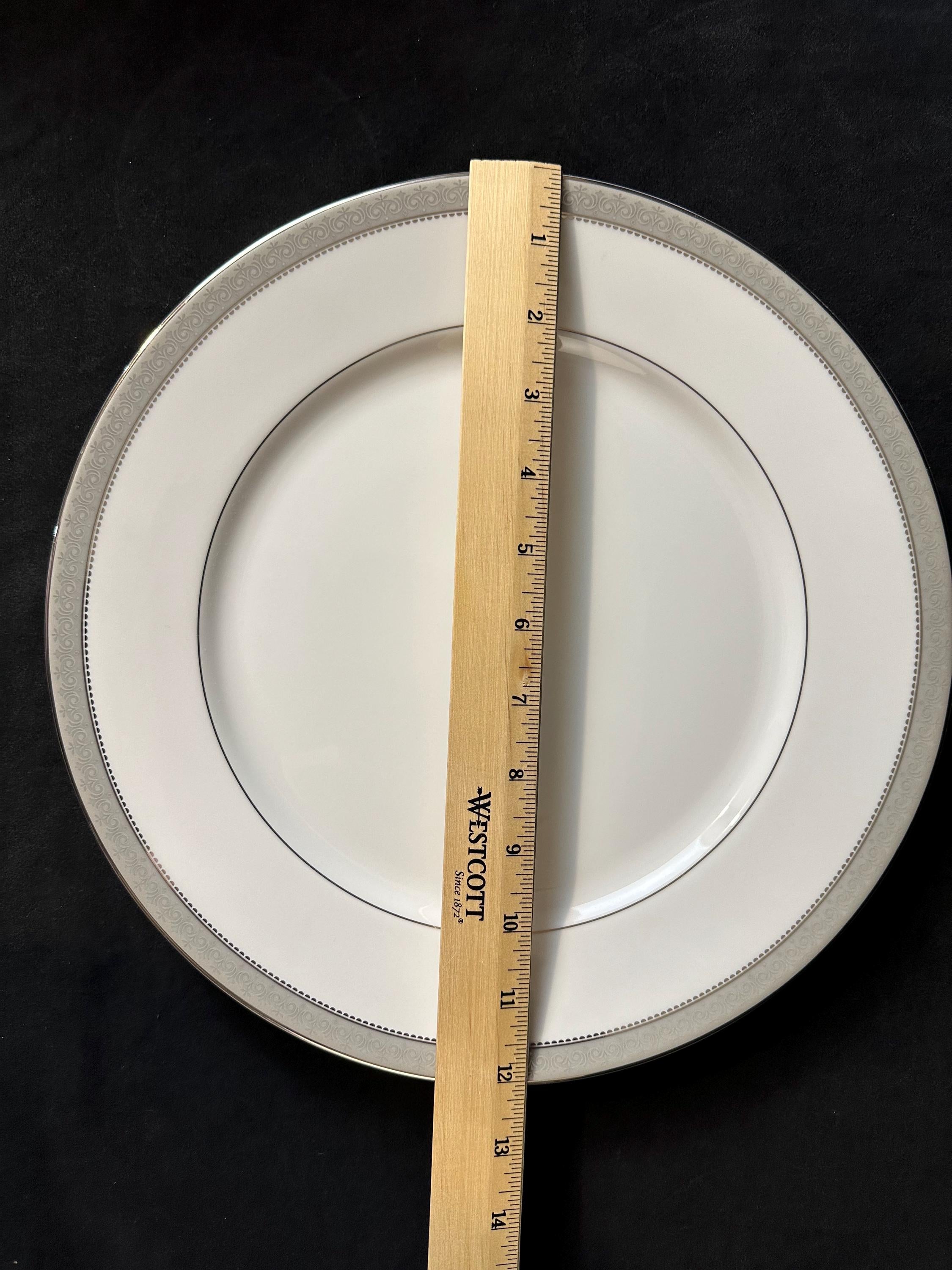 Mikasa Platinum Crown Round Serving Platter Chop Plate