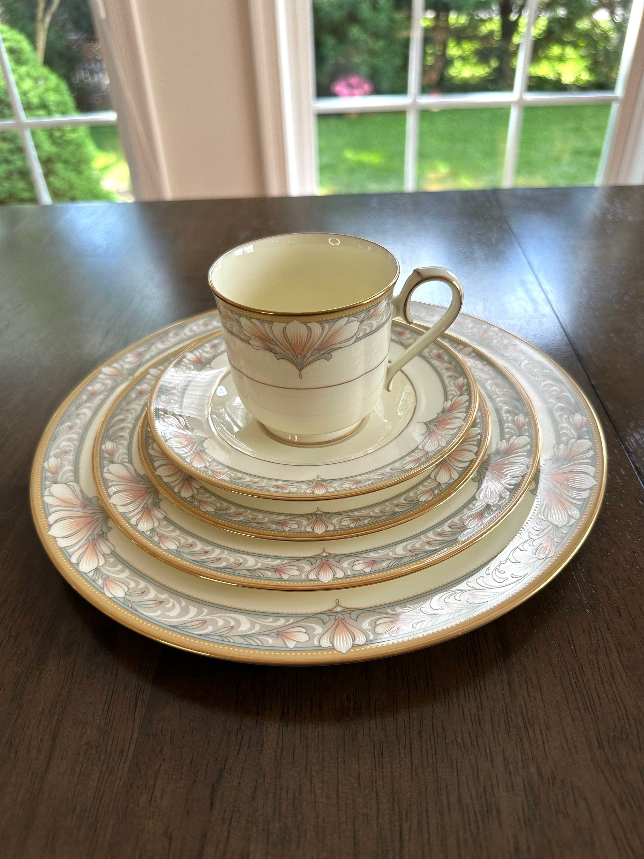 Noritake Barrymore 5 Piece Placesettings