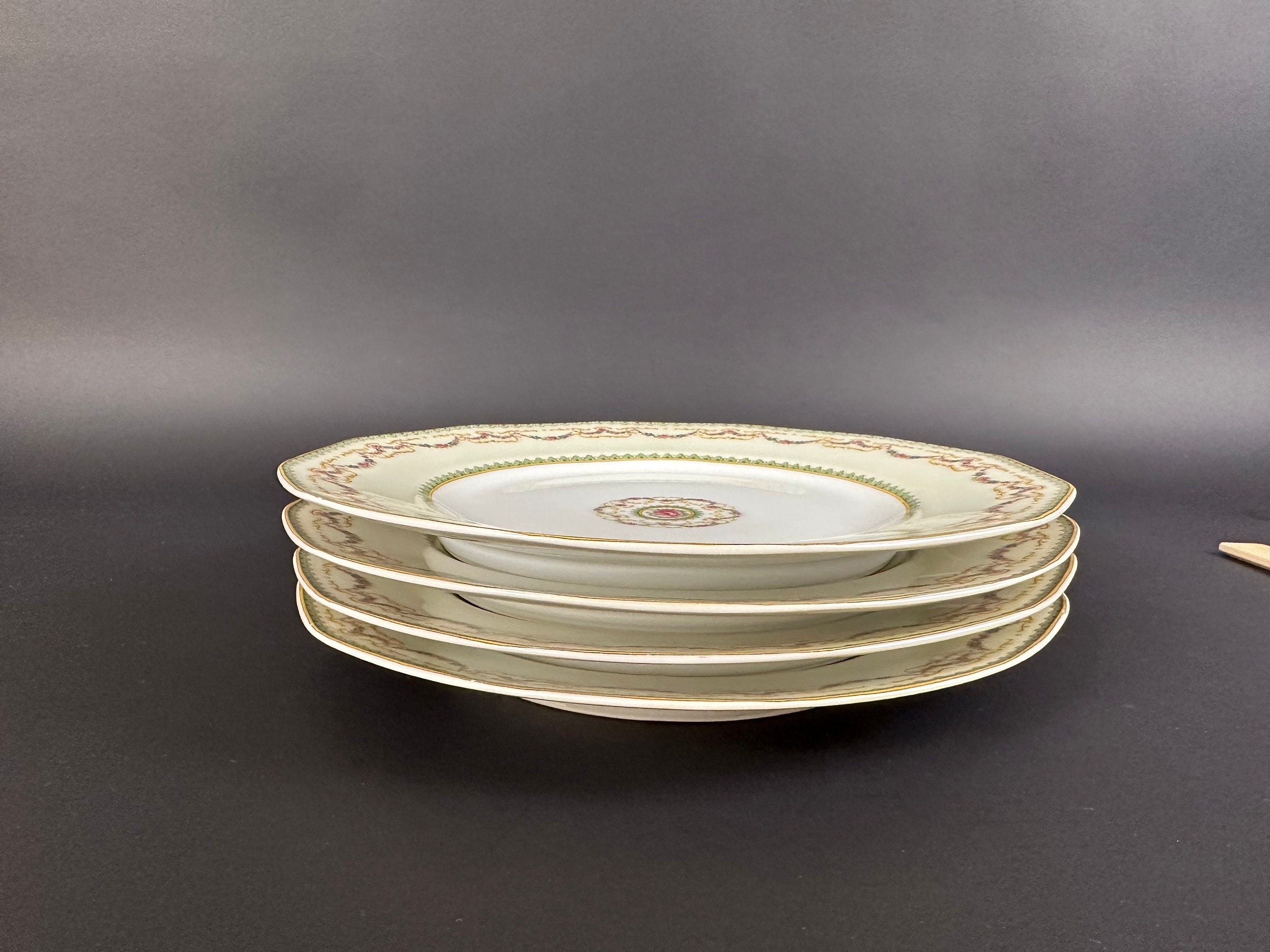 Four Haviland Dinner Plates in the Venice Pattern