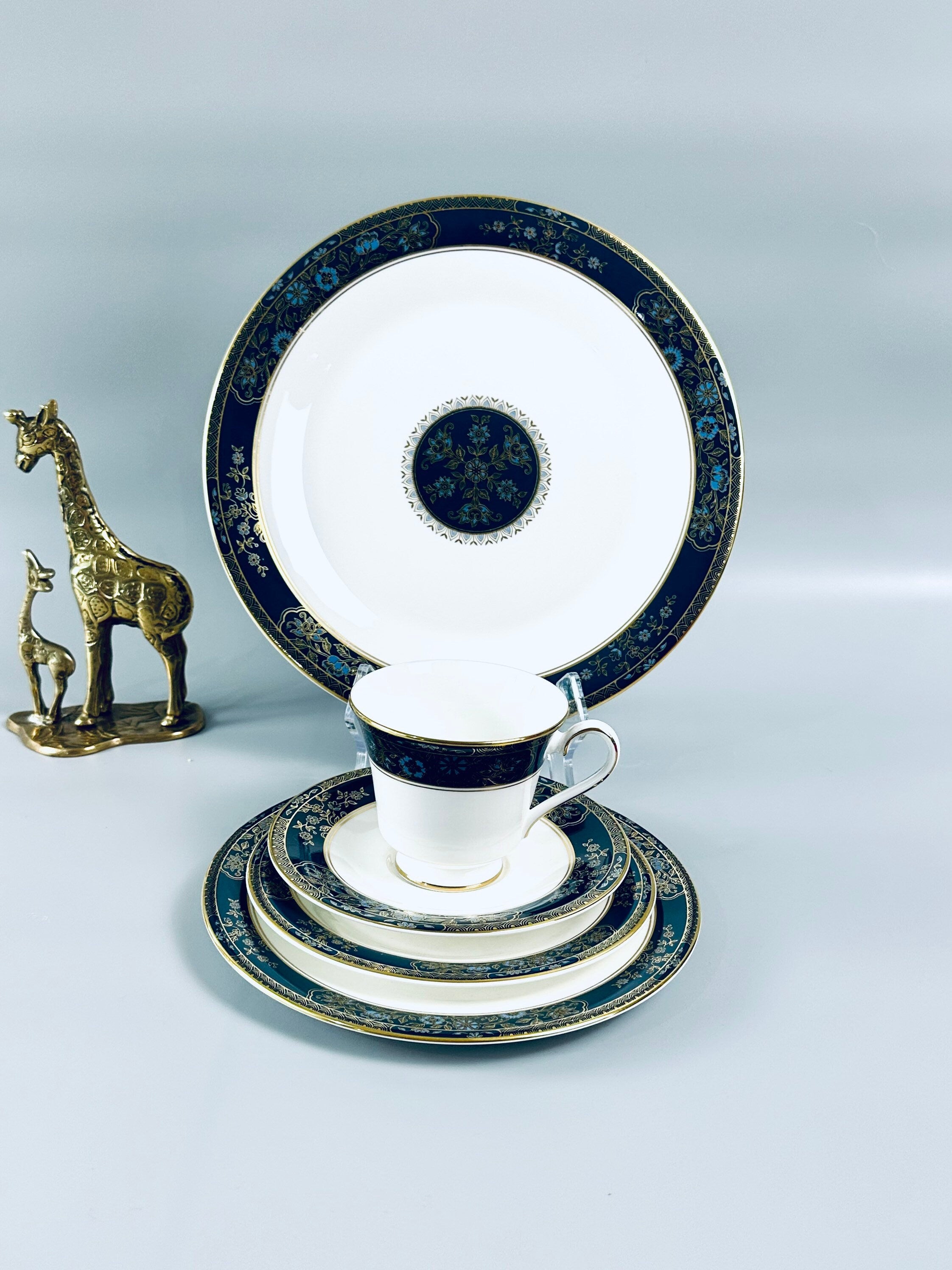 Royal Doulton Carlyle 5 Piece Place Setting