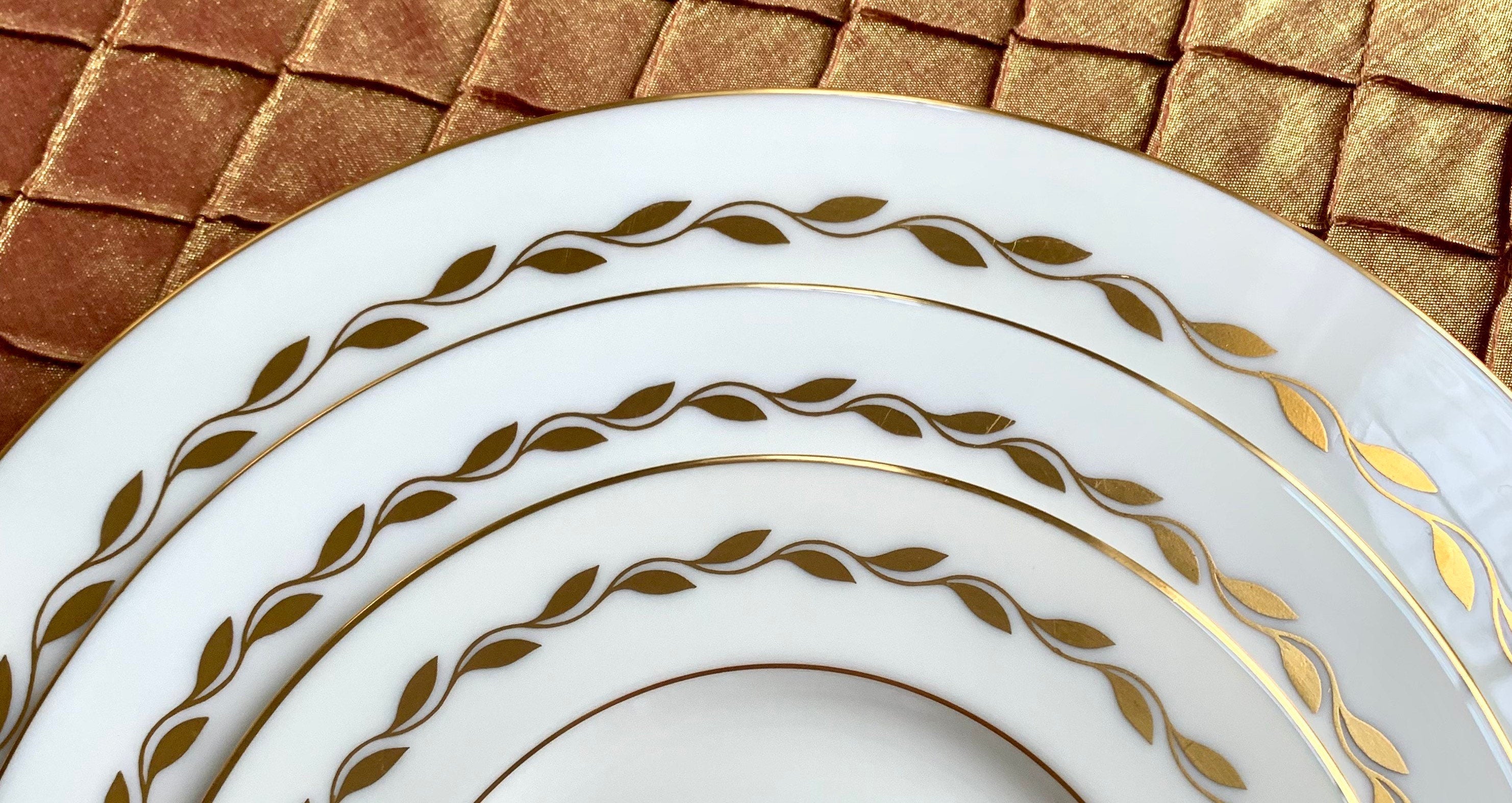 Lenox Golden Wreath Place Settings