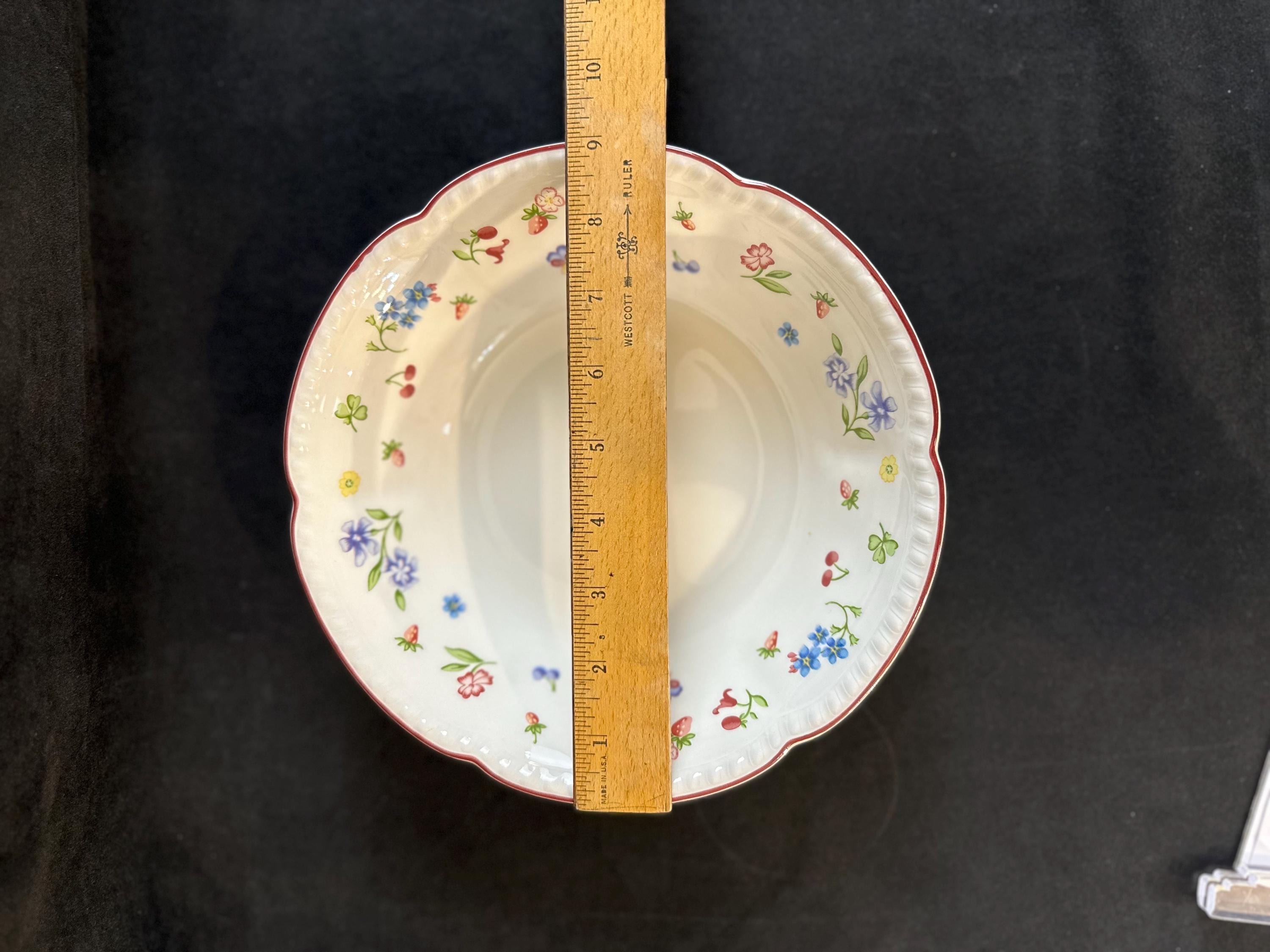 Johnson Brothers Fleurette Round Serving Bowl