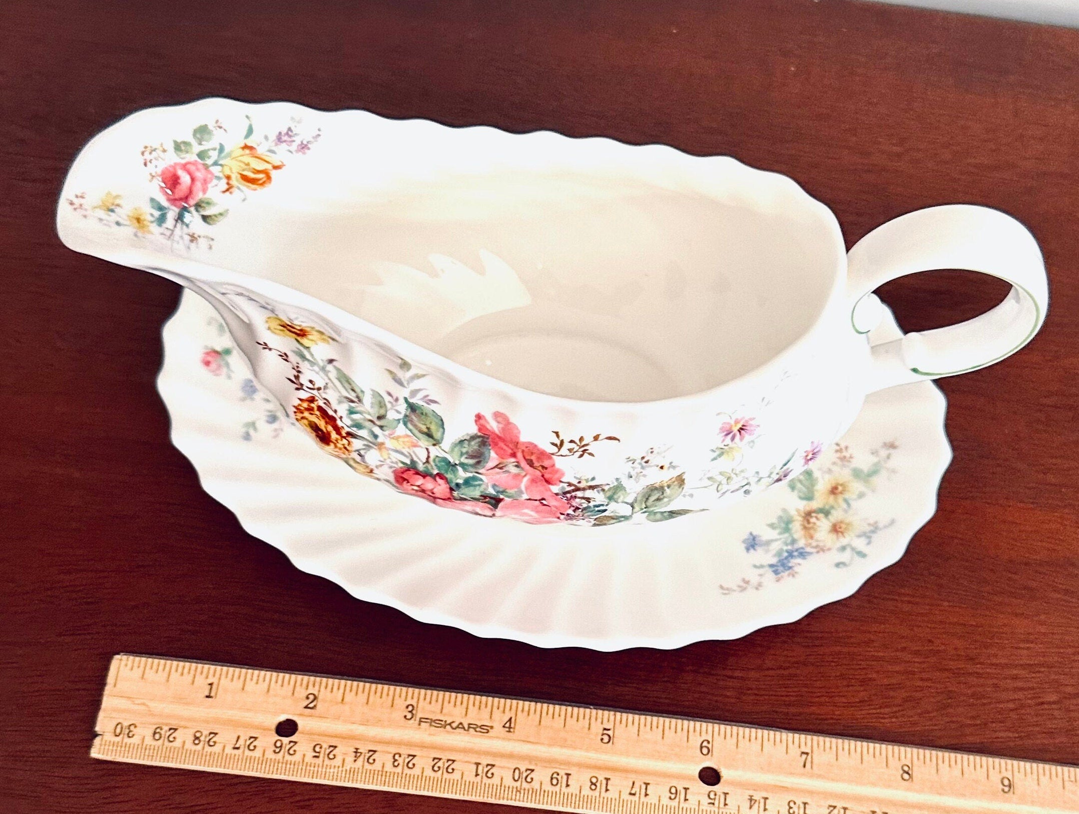 Arcadia Gravy Boat by Royal Doulton with Underplate