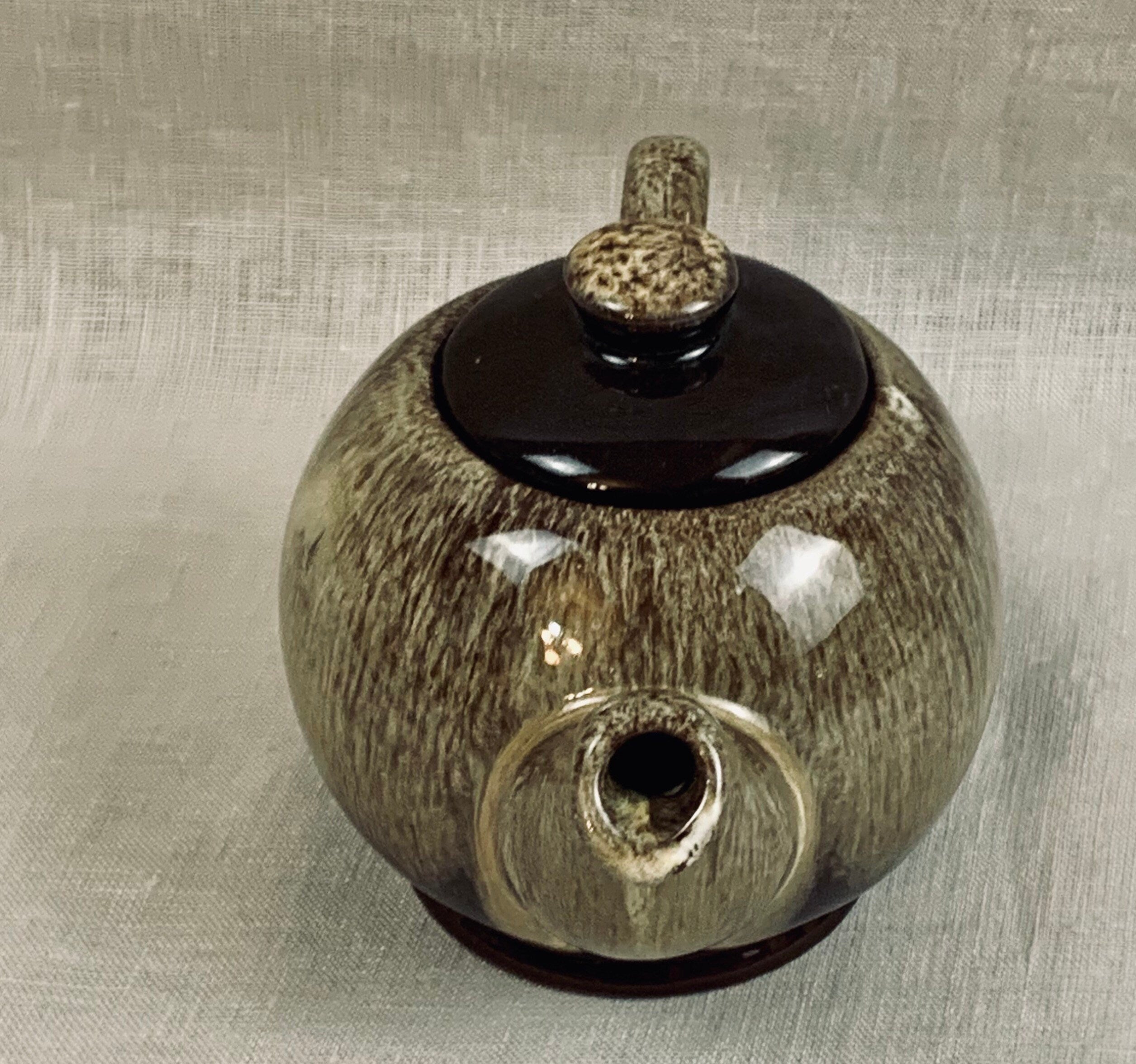 Evangeline Canada 993 Teapot Drip Brown