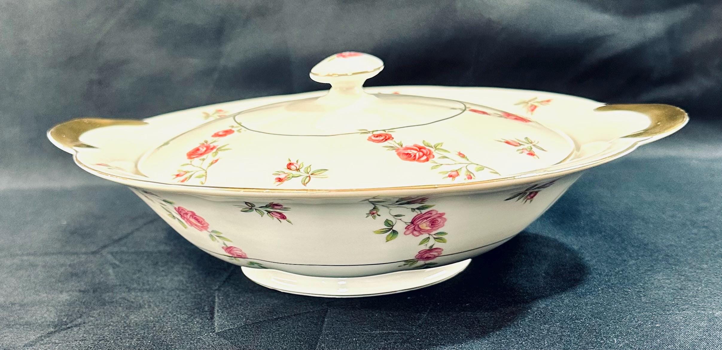 Haviland Delaware Covered Round Serving Bowl
