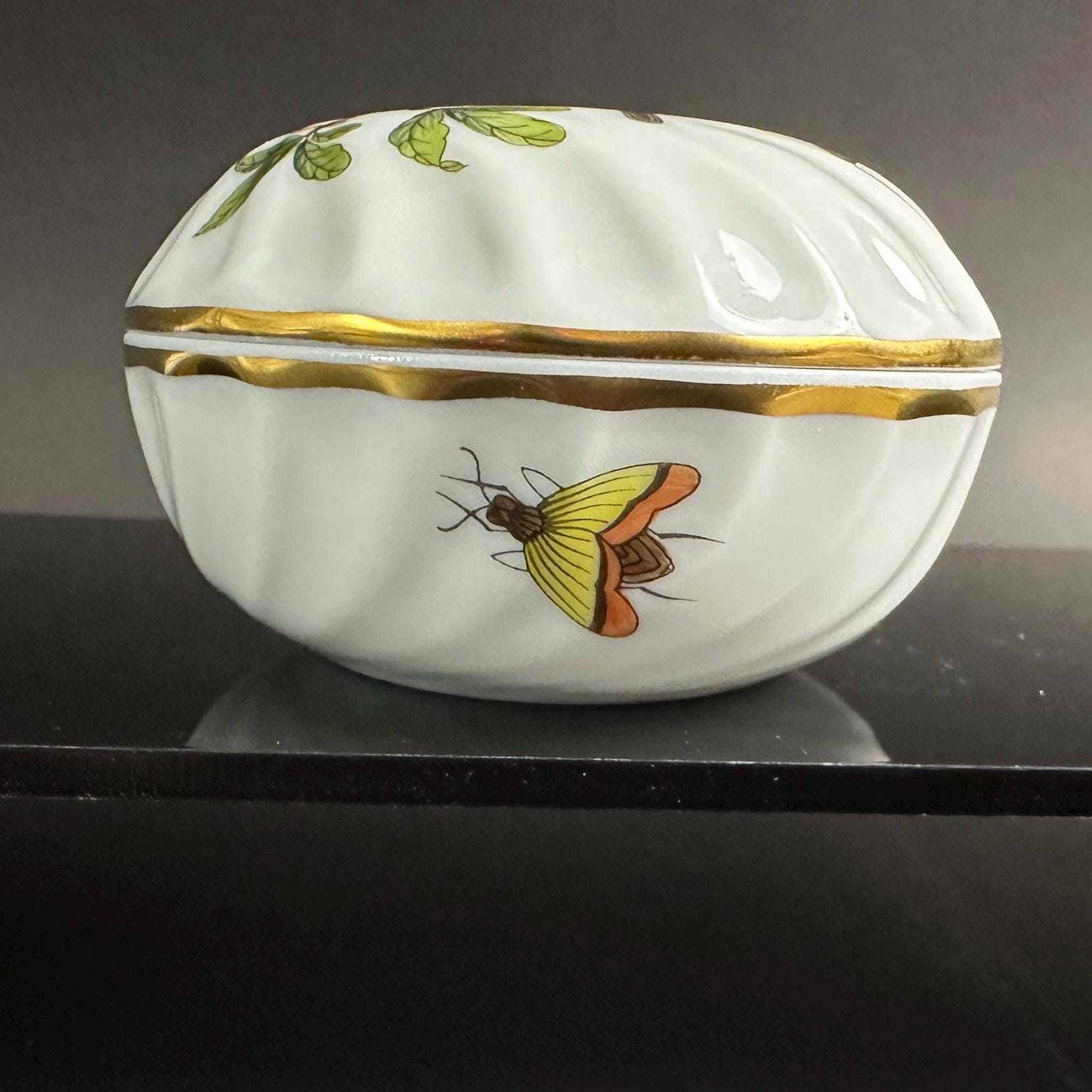 Herend Rothchilds Round Bird Trinket Box