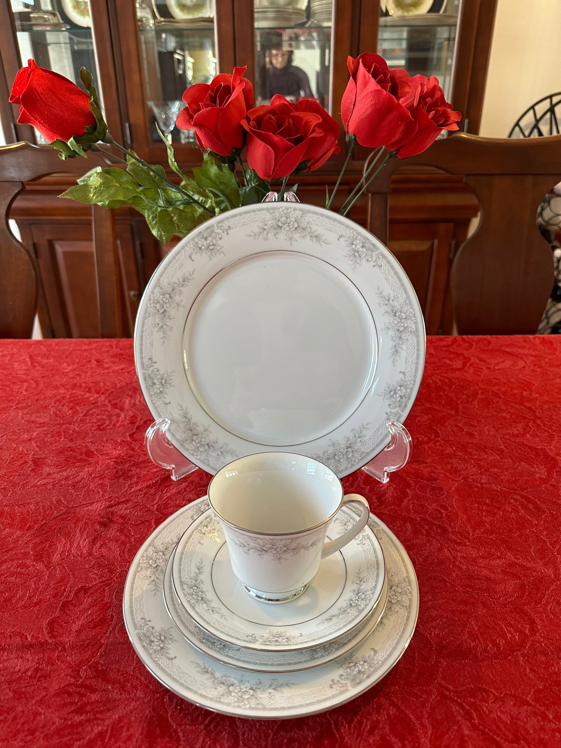 Noritake Sweet Leilani Place Setting