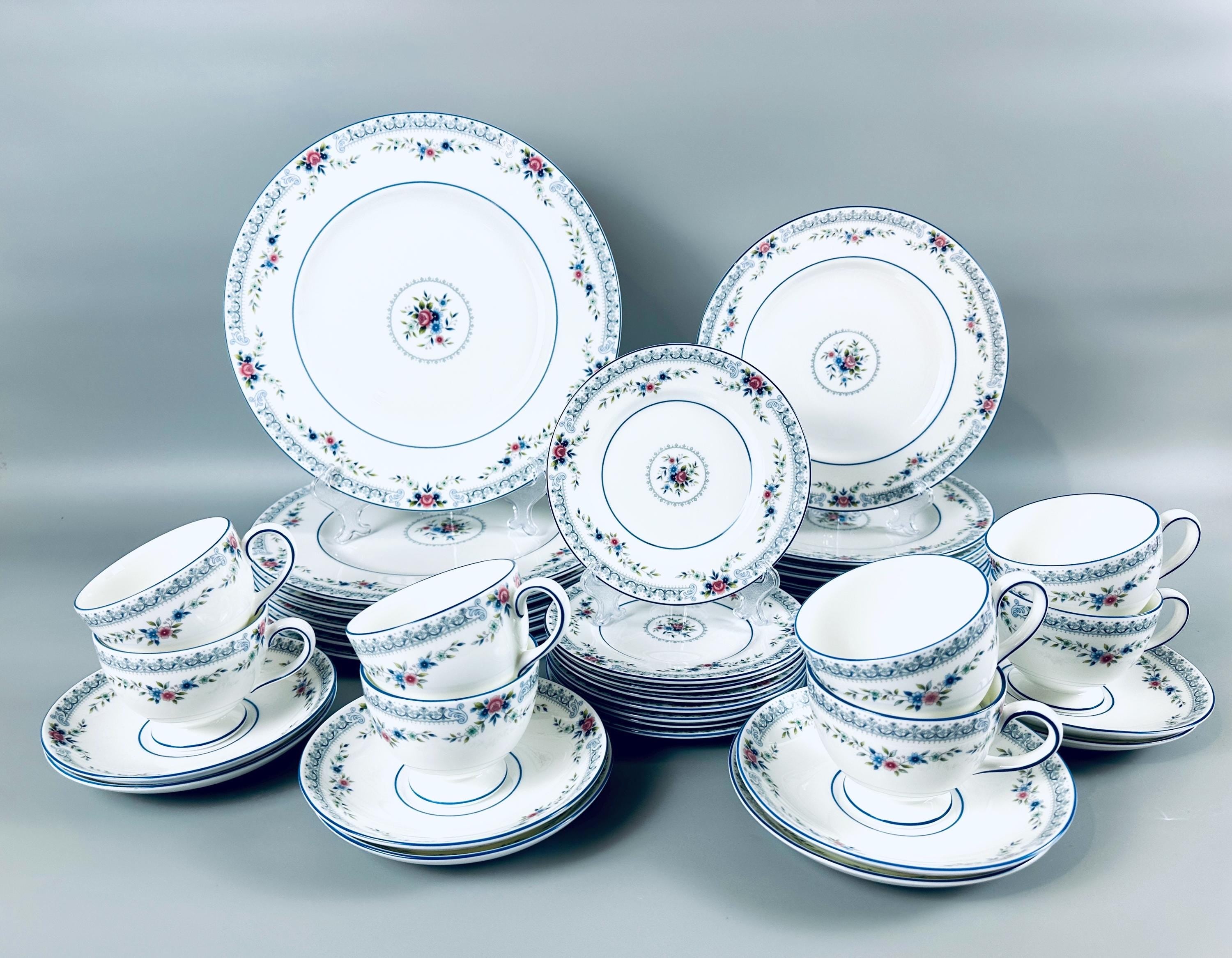 8 Place Settings of Wedgwood Rosedale China
