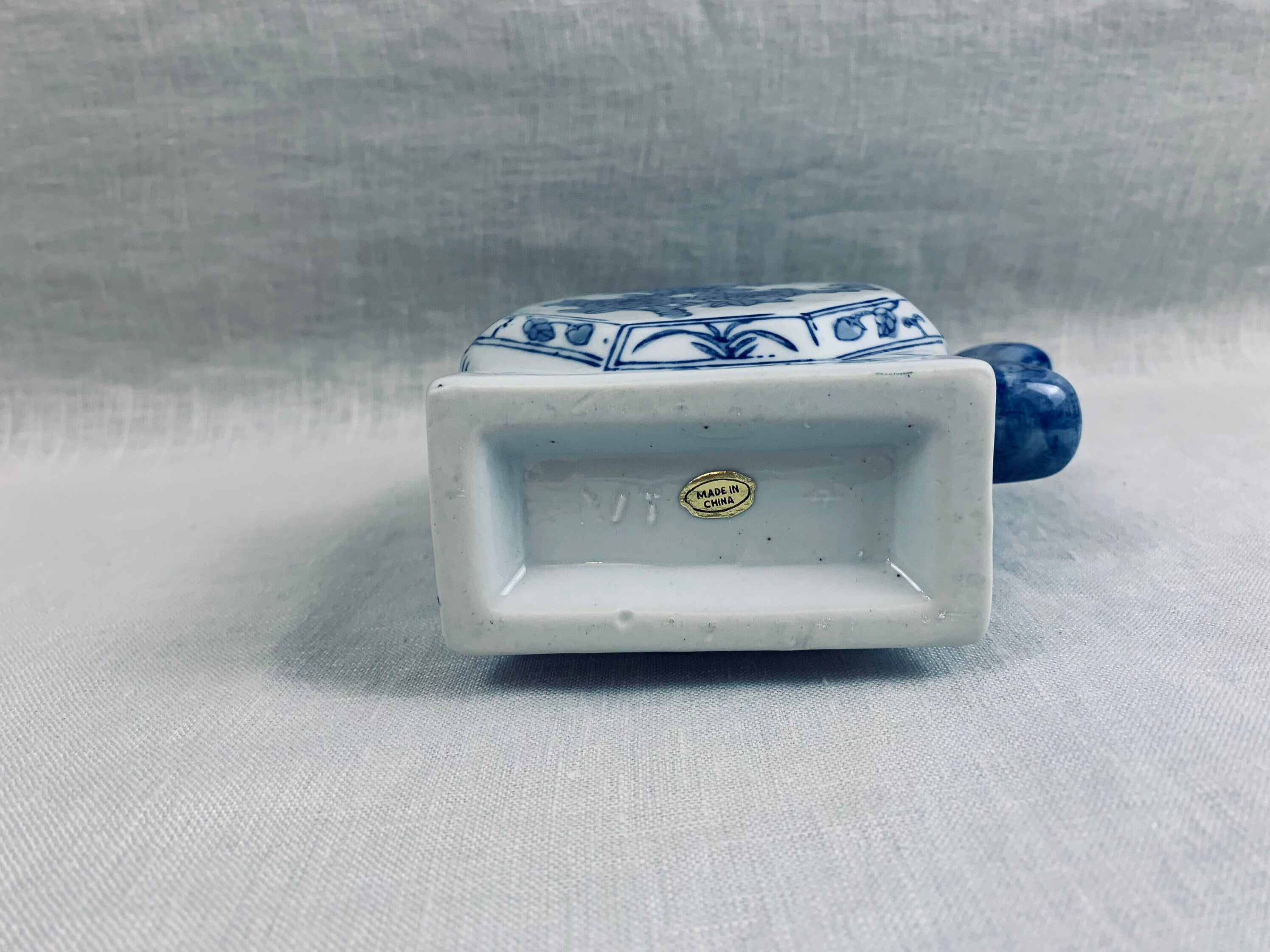 Decorative Blue and White Asian Decorative Teapot Vase