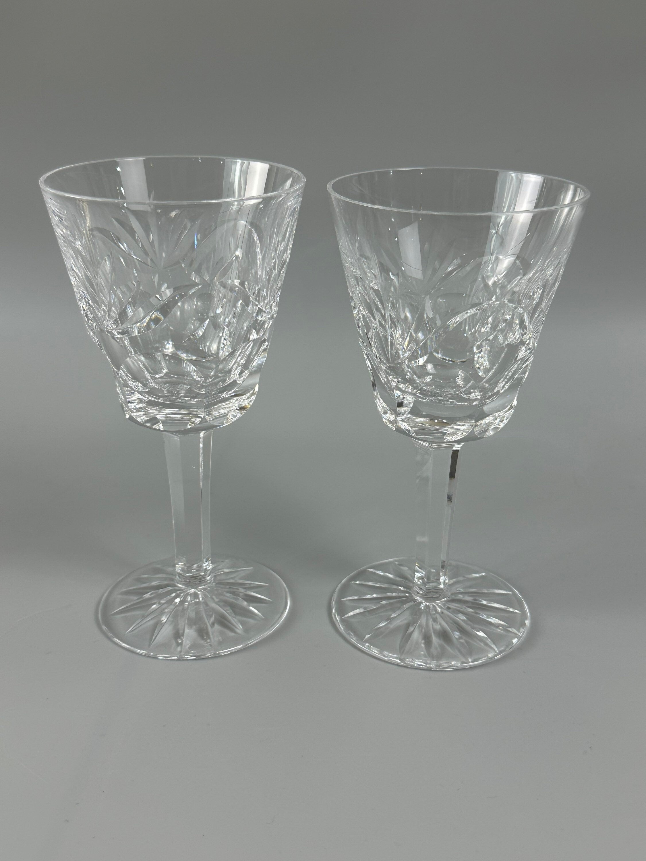 A set of 2 Waterford Ashling Wine Glasses White Wine