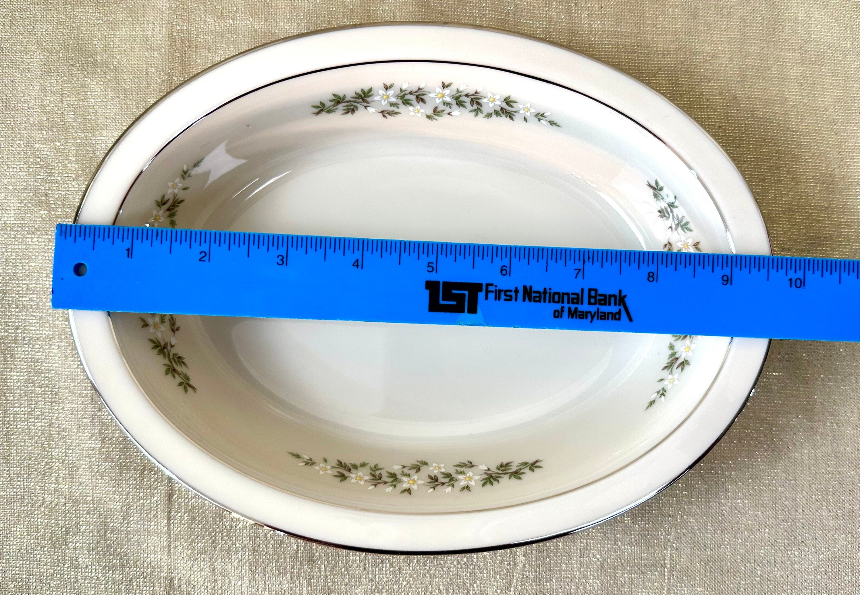 Lenox Brookdale Oval Serving Bowl 9 3/4”