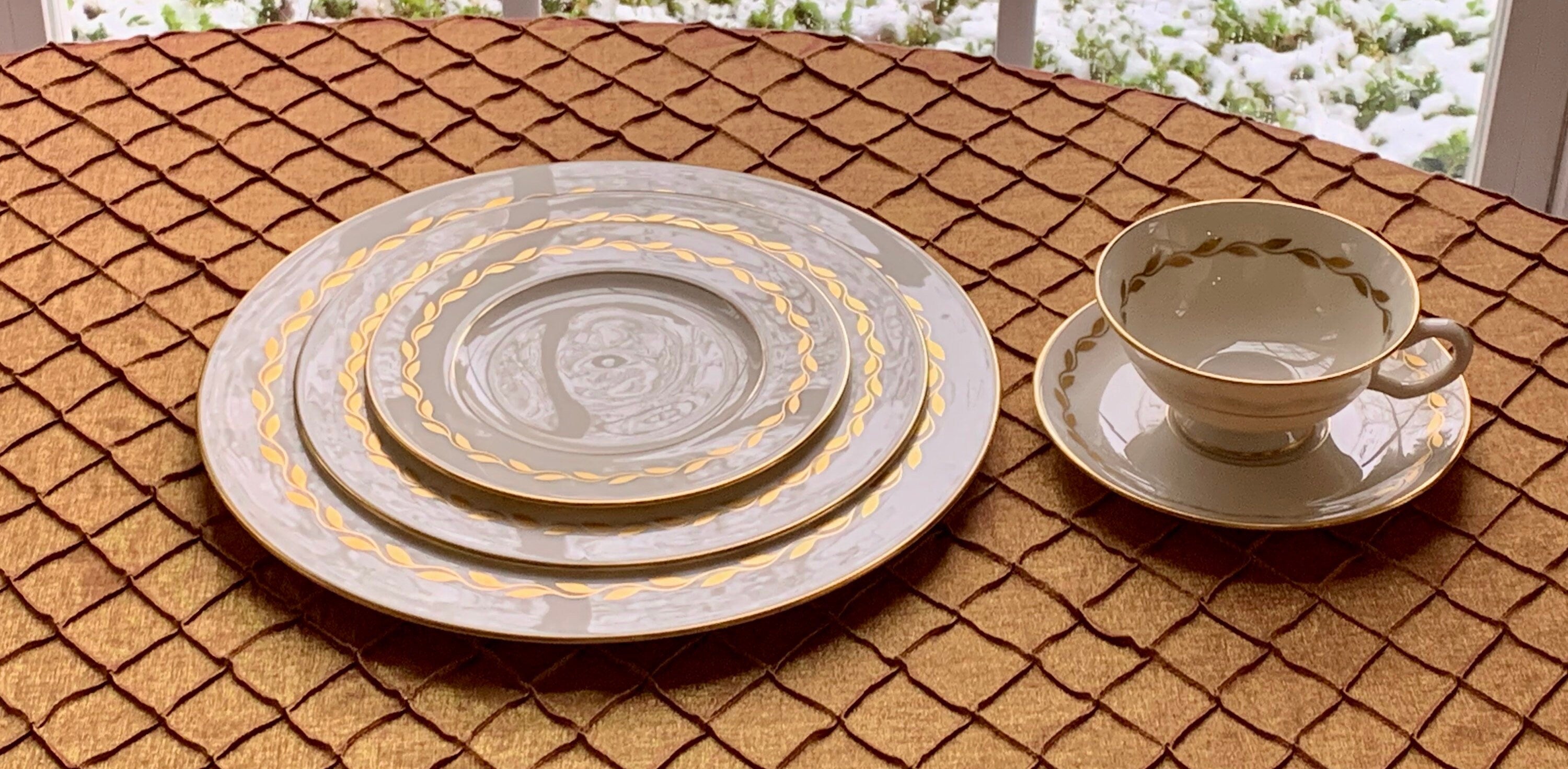 Lenox Golden Wreath Place Settings