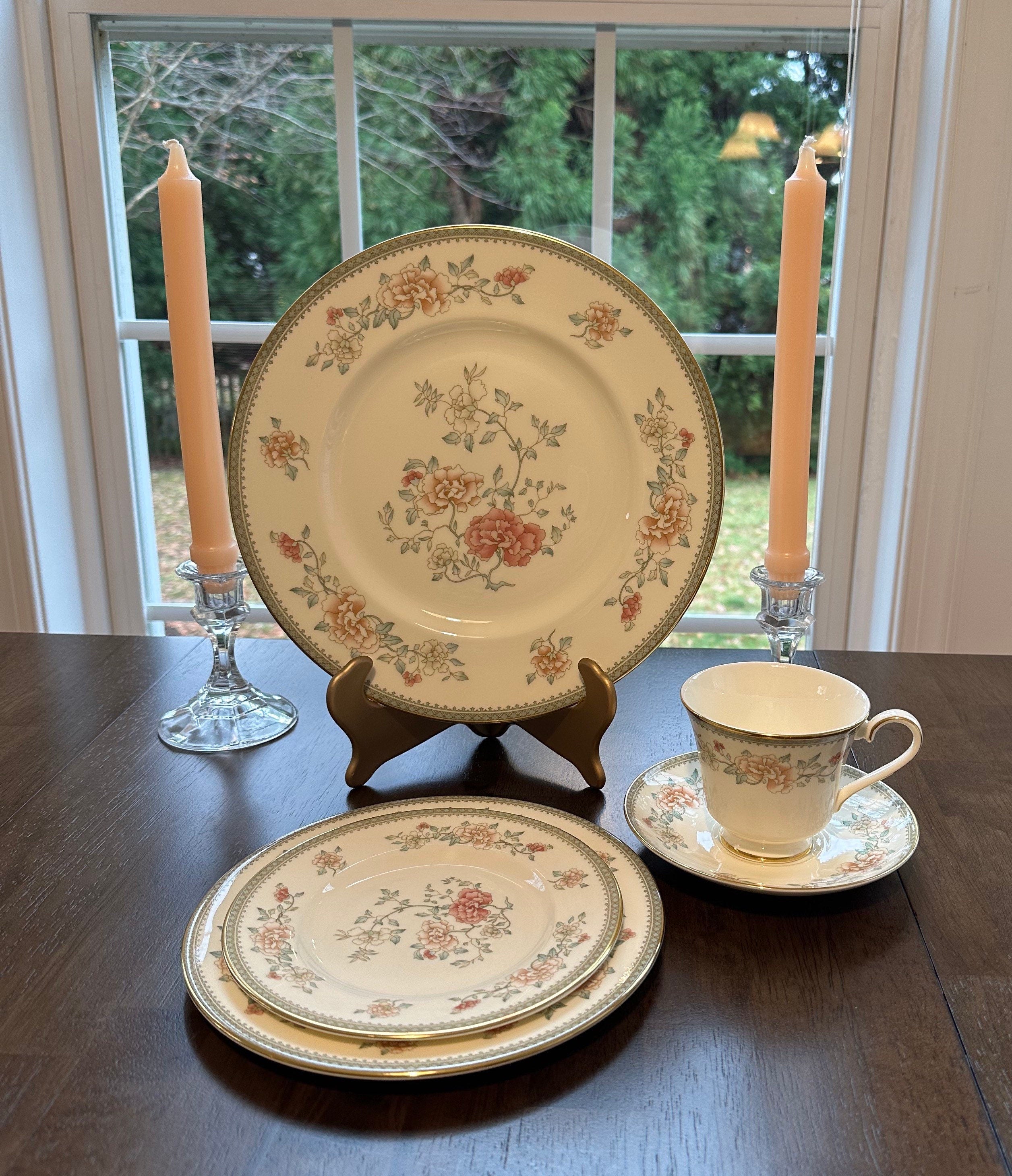 Minton Jasmine Place Settings