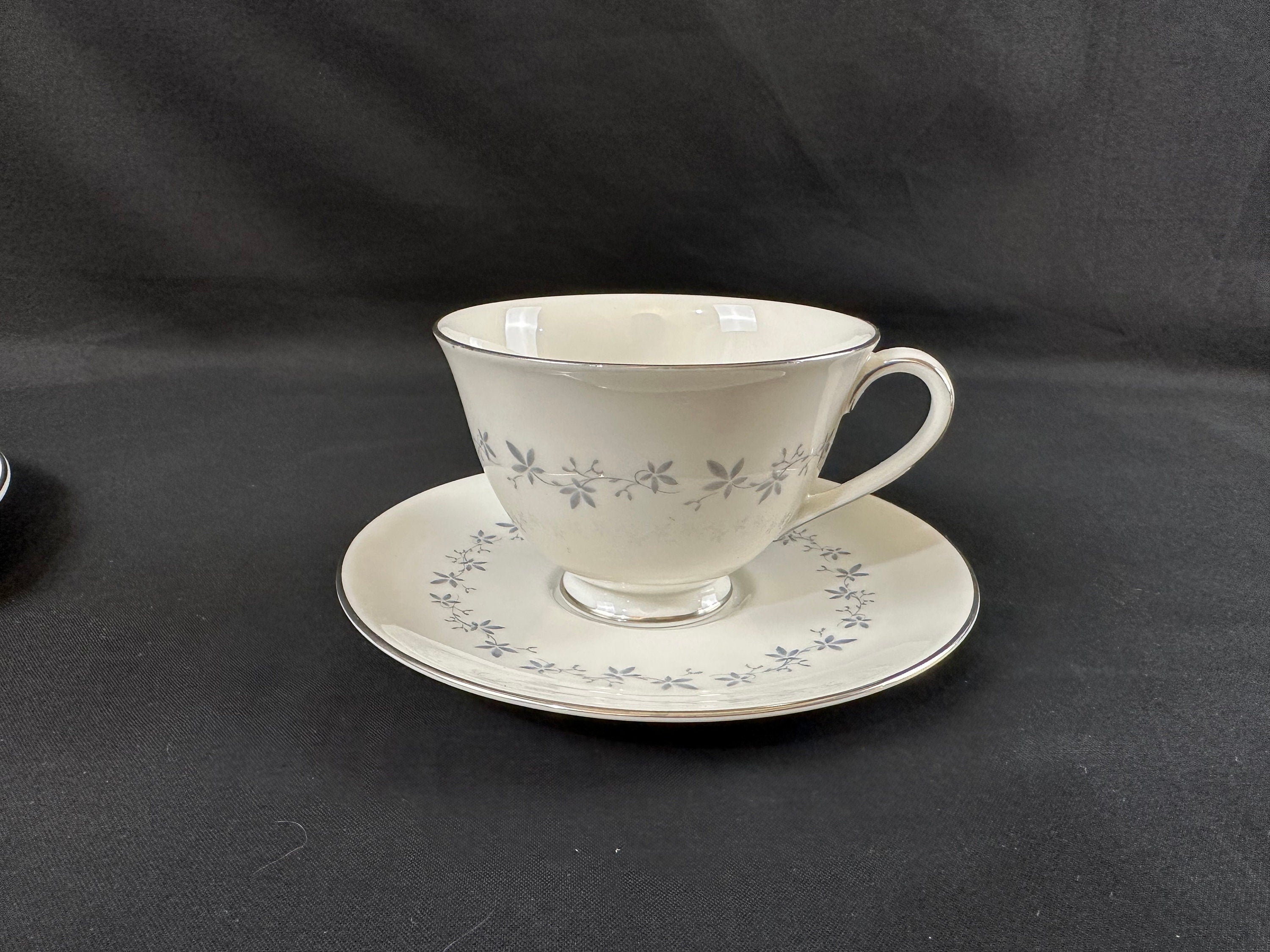 Royal Doulton Cadence 5 Piece Place Setting