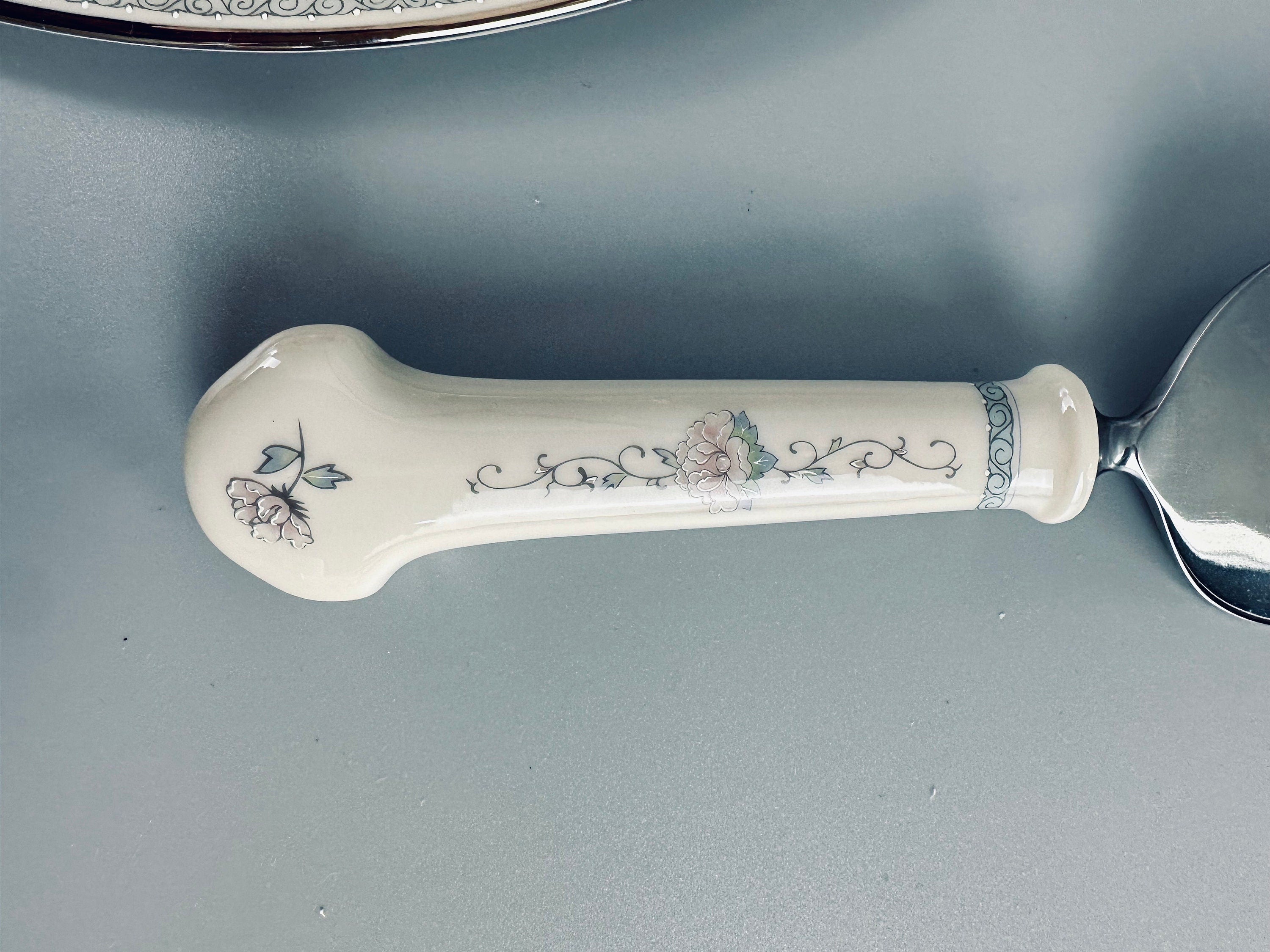 Lenox Charleston Cake Plate and Knife