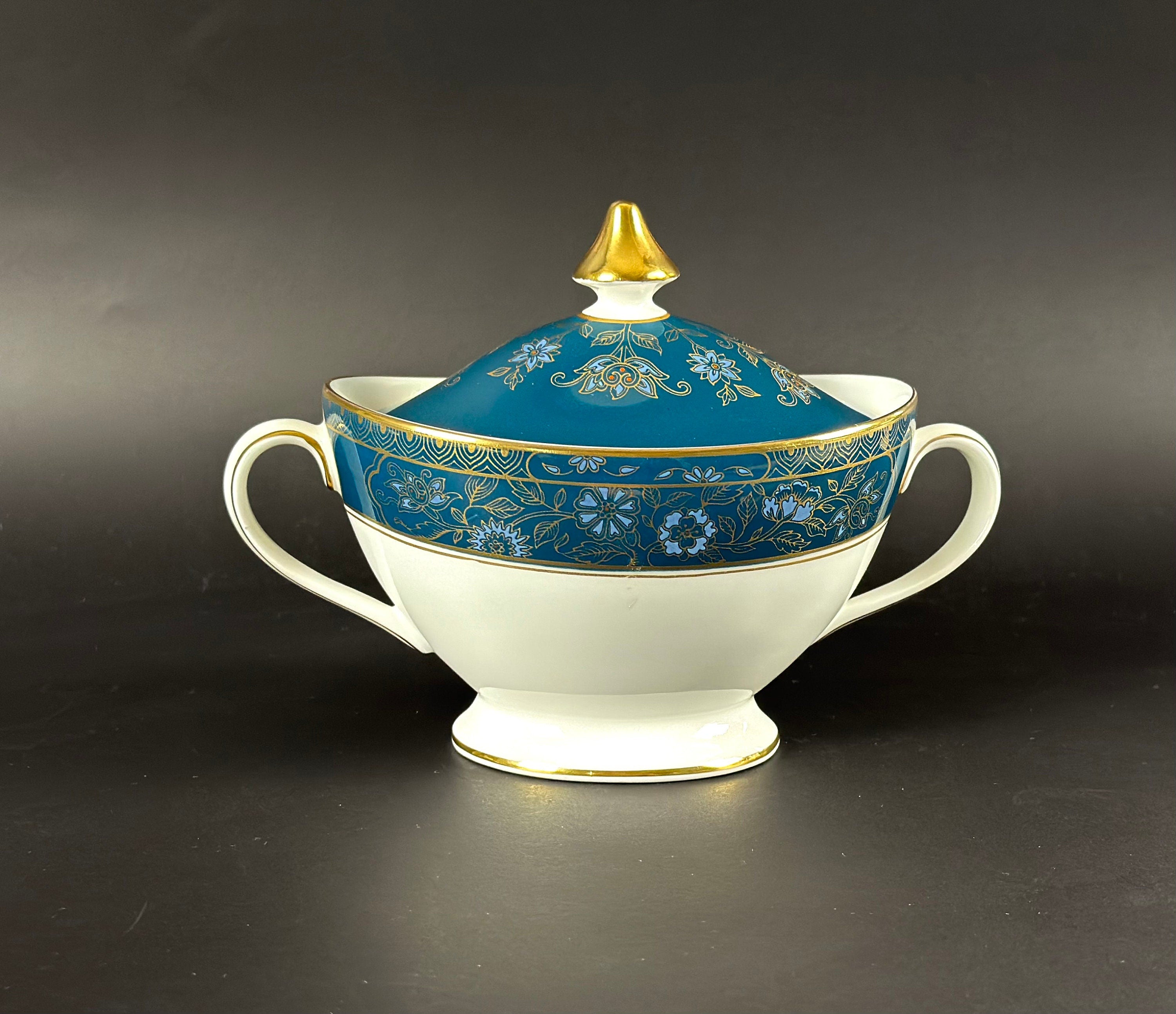 Royal Doulton Sugar Bowl & Lid Carlye