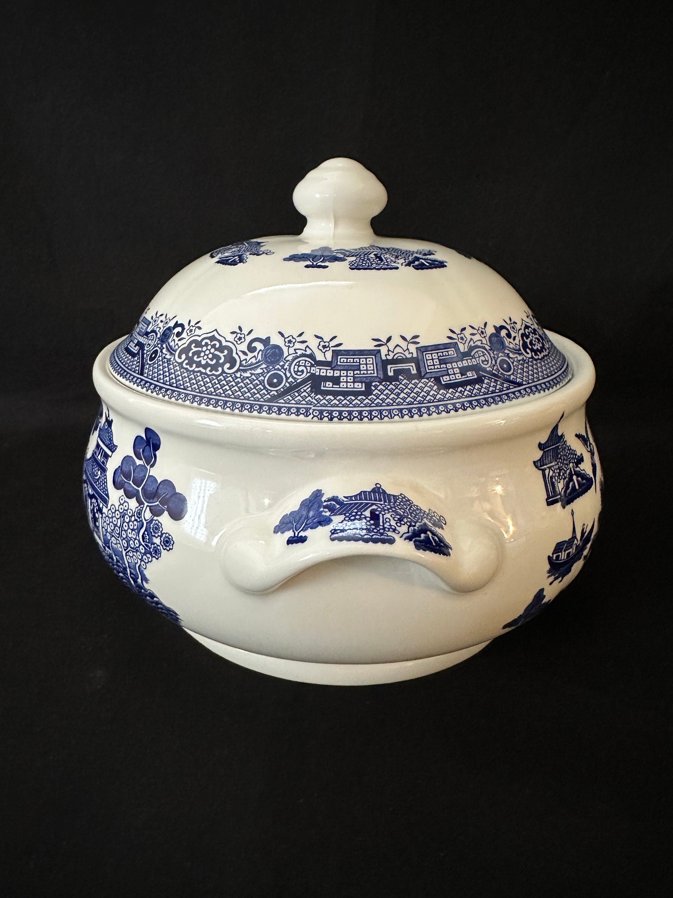 Cuthbertson Blue Willow Covered Casserole