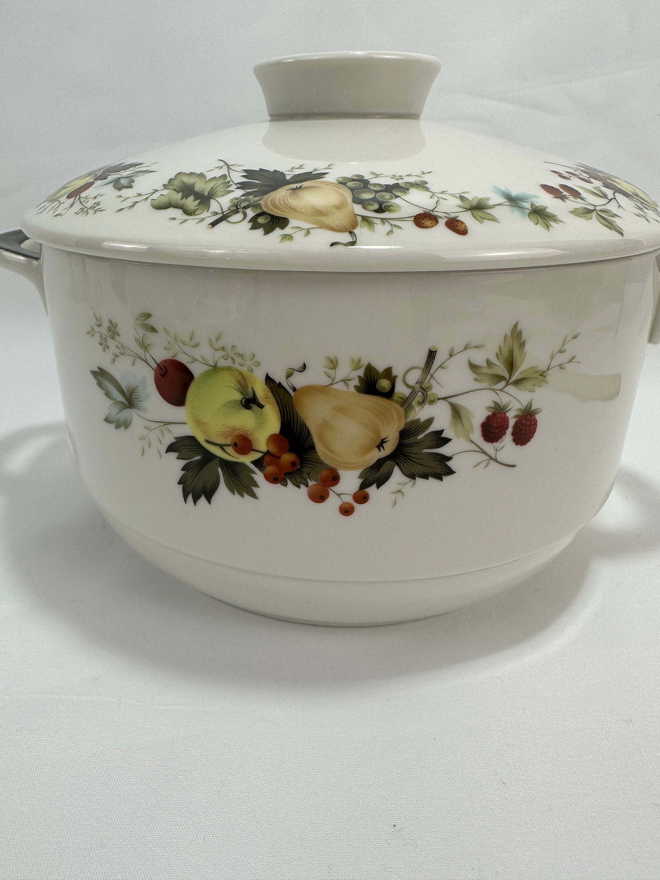 Royal Doulton Miramont Casserole With Lid