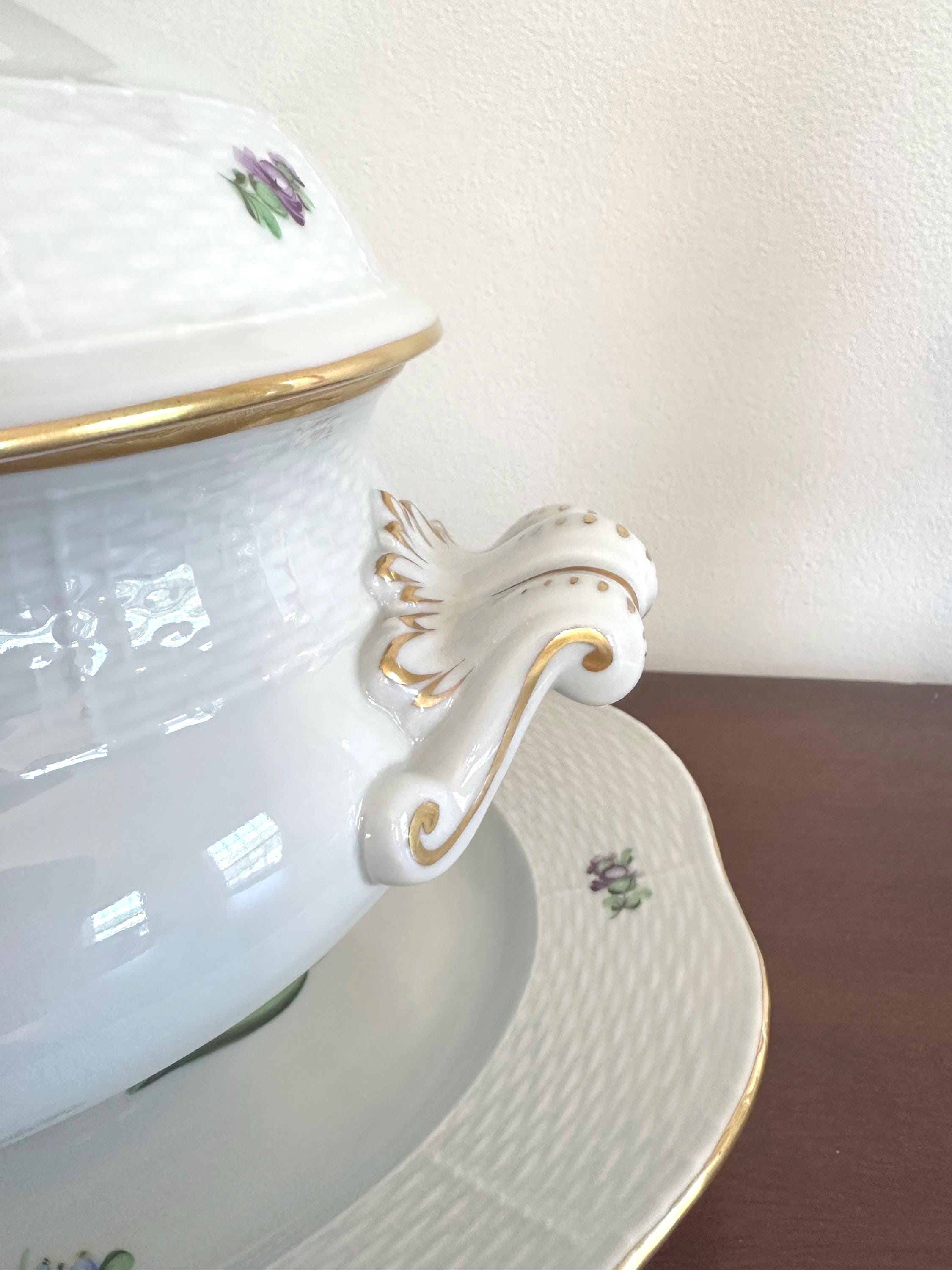 Herend Kitty Tureen With Underplate