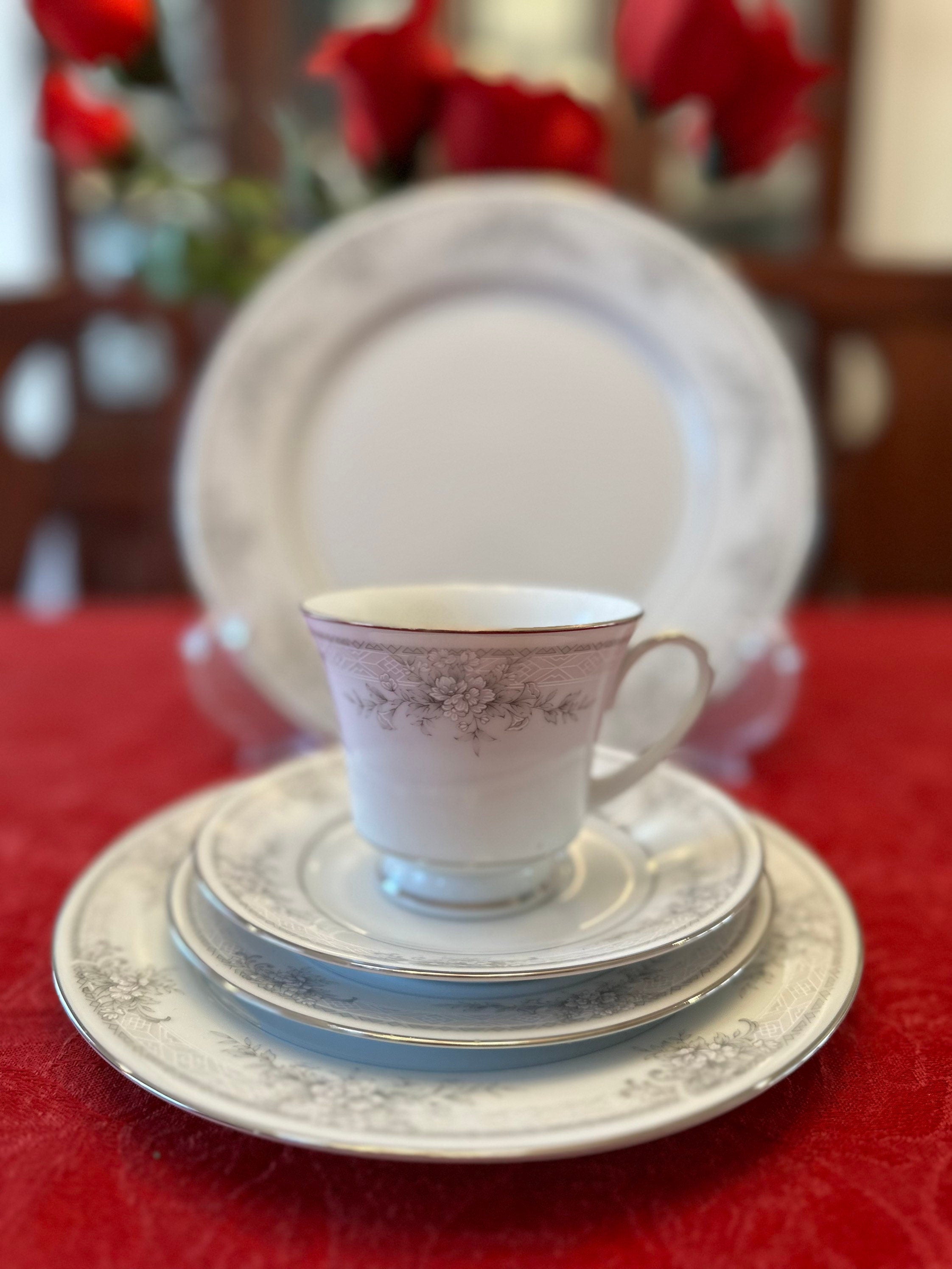 Noritake Sweet Leilani Place Setting
