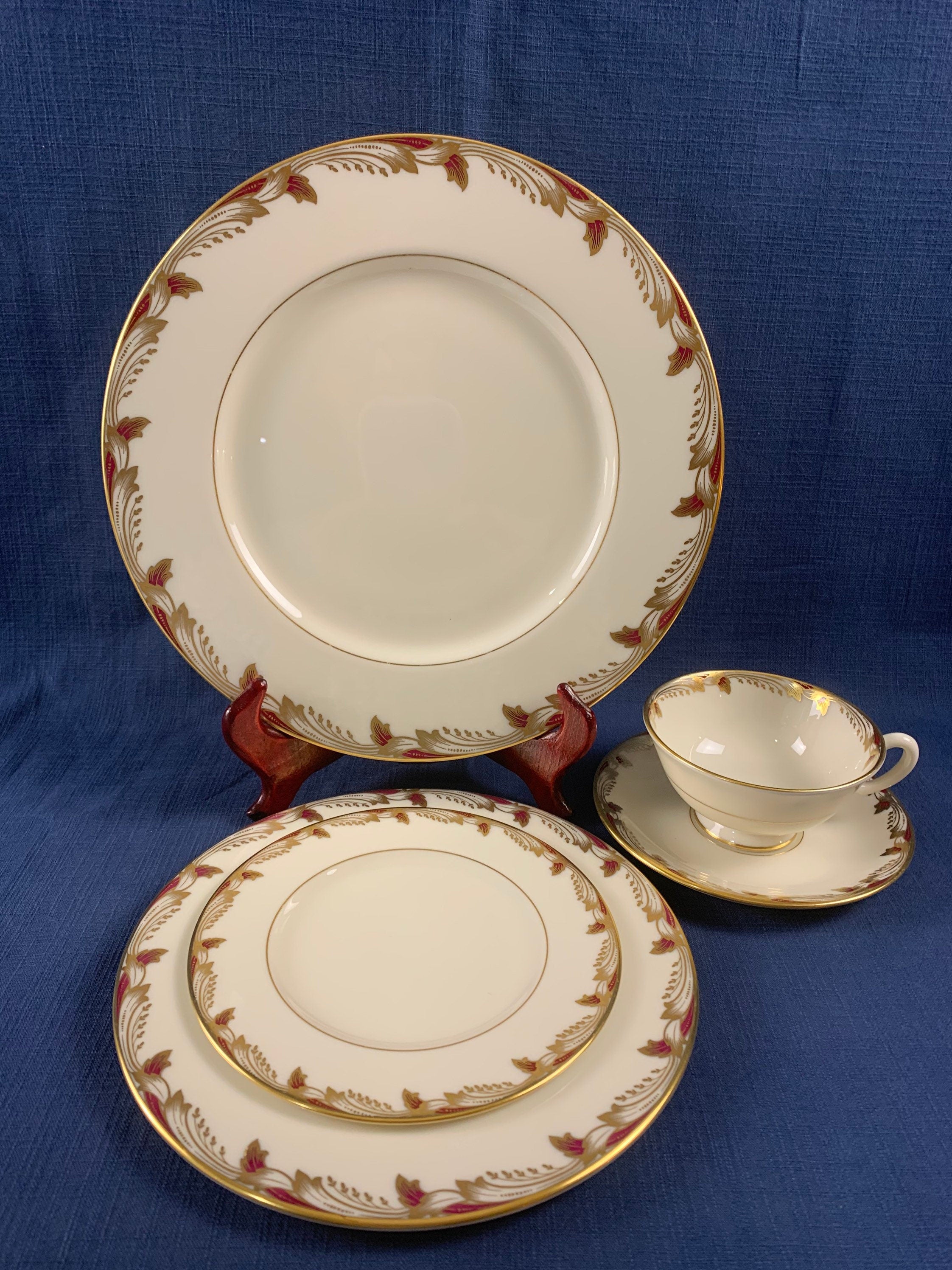 Lenox Essex Maroon 5 Piece Place Setting