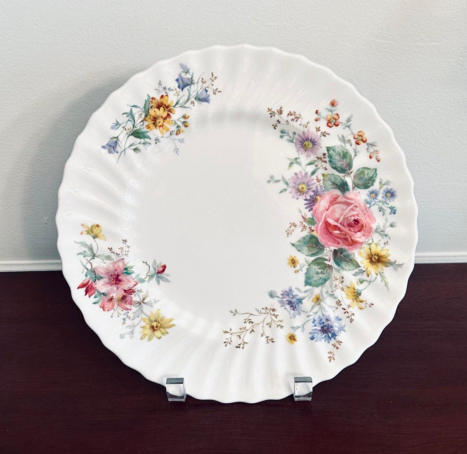 Royal Doulton Arcadia 5 Piece Place Setting Scalloped