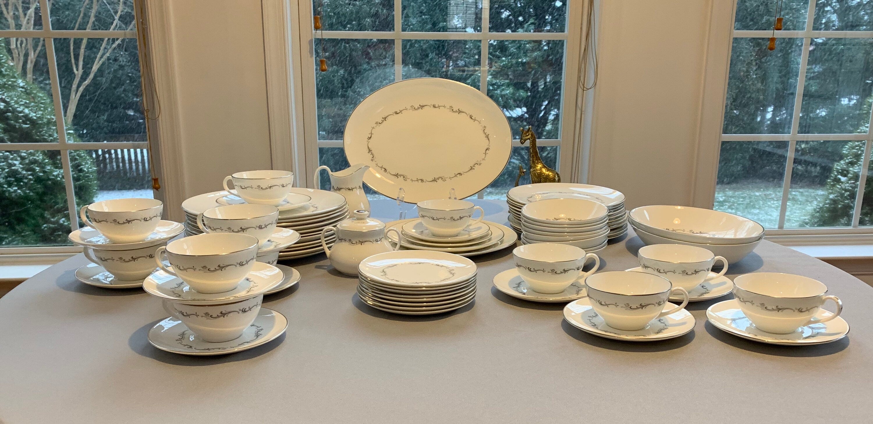 Royal Doulton Coronet 5 Piece Place Setting