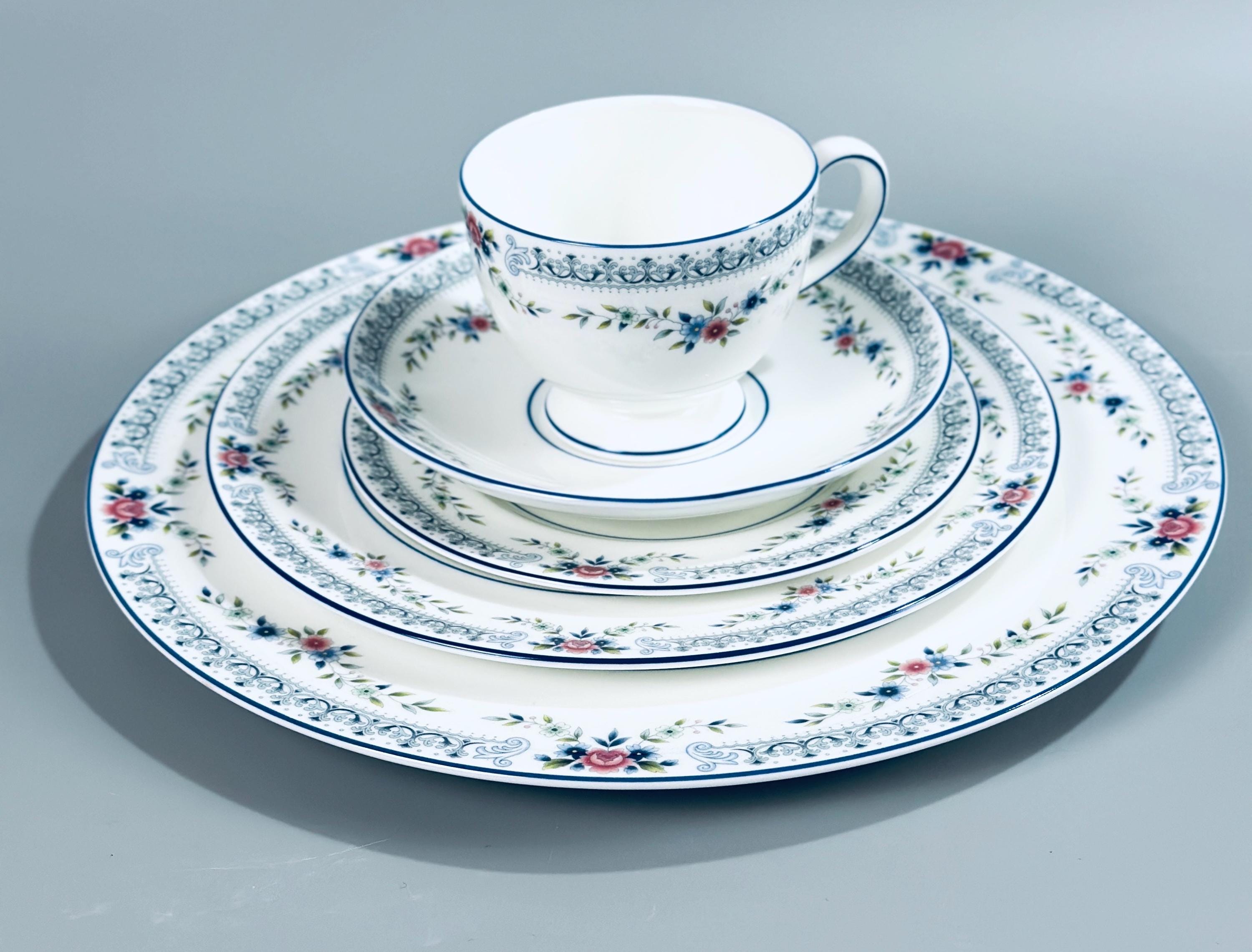 8 Place Settings of Wedgwood Rosedale China