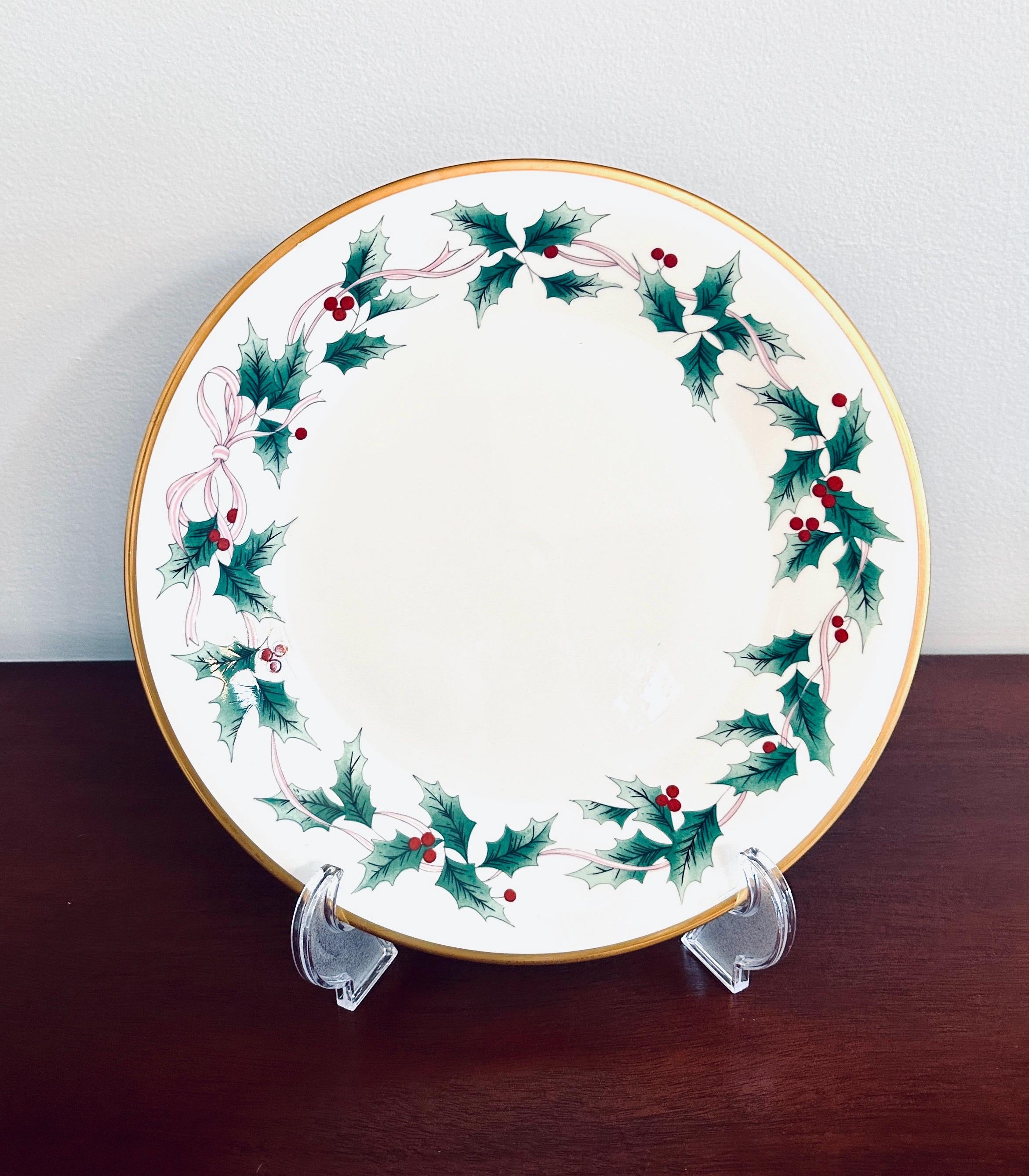 Mikasa Ribbon Holly Round Serving Platter/Chop Plate