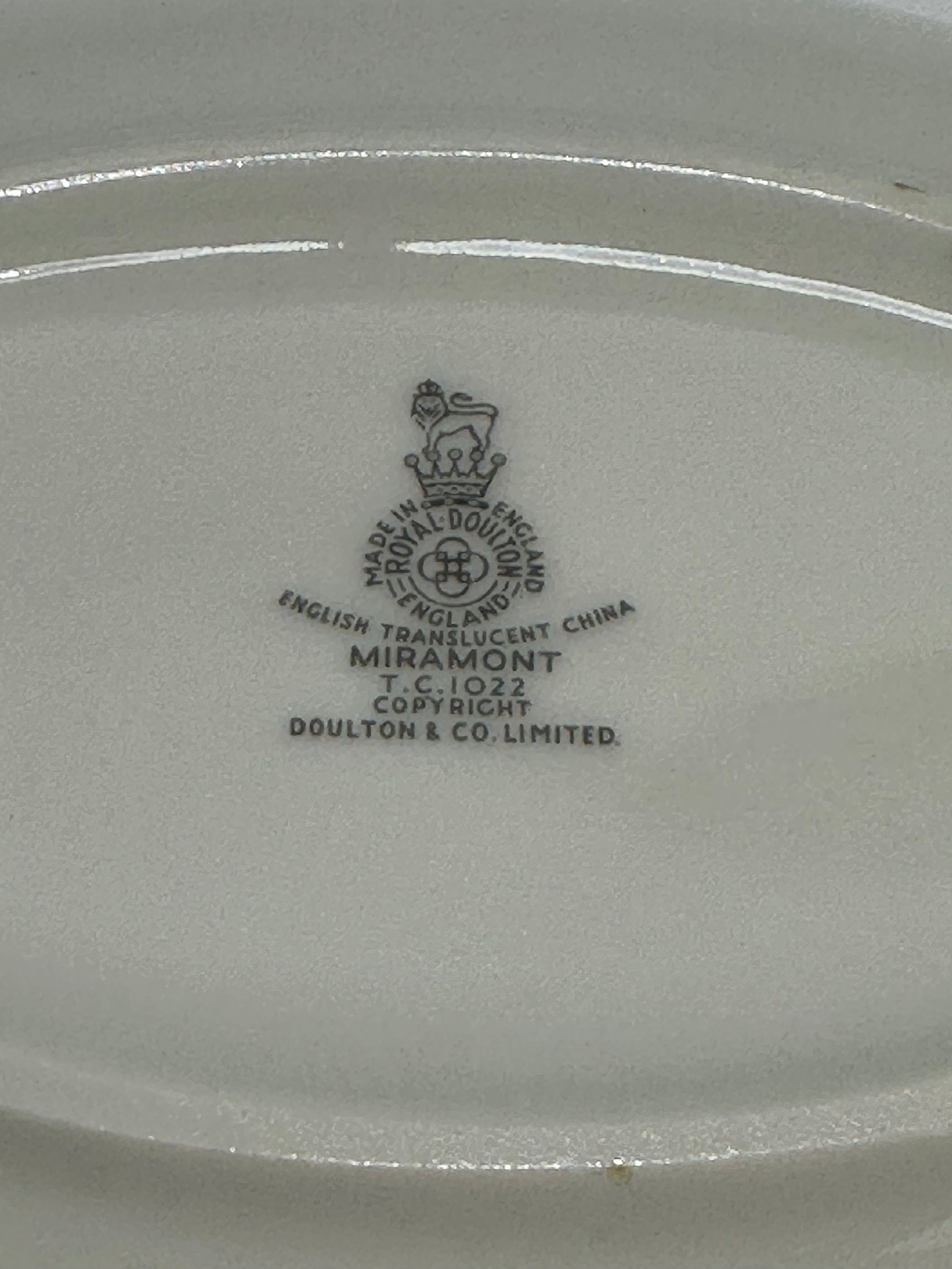 Royal Doulton Miramont Casserole With Lid
