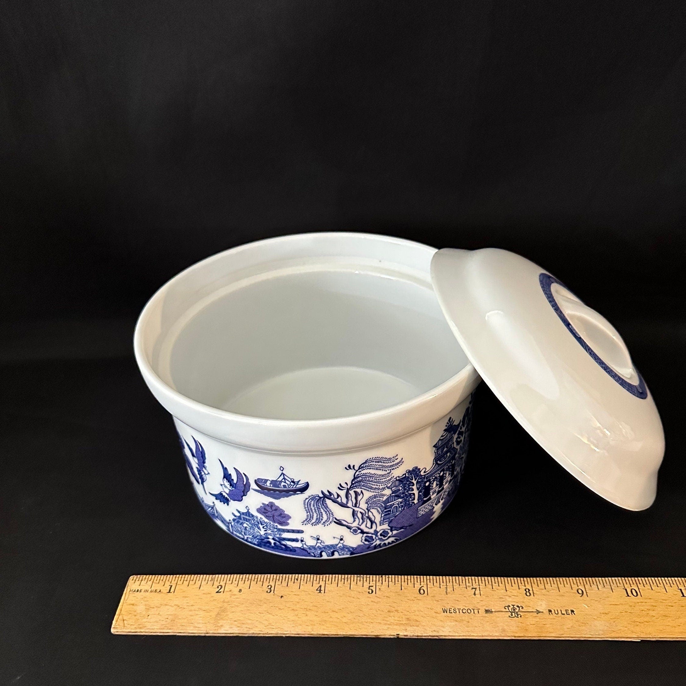 Royal Cuthbertson Blue Willow Covered Casserole