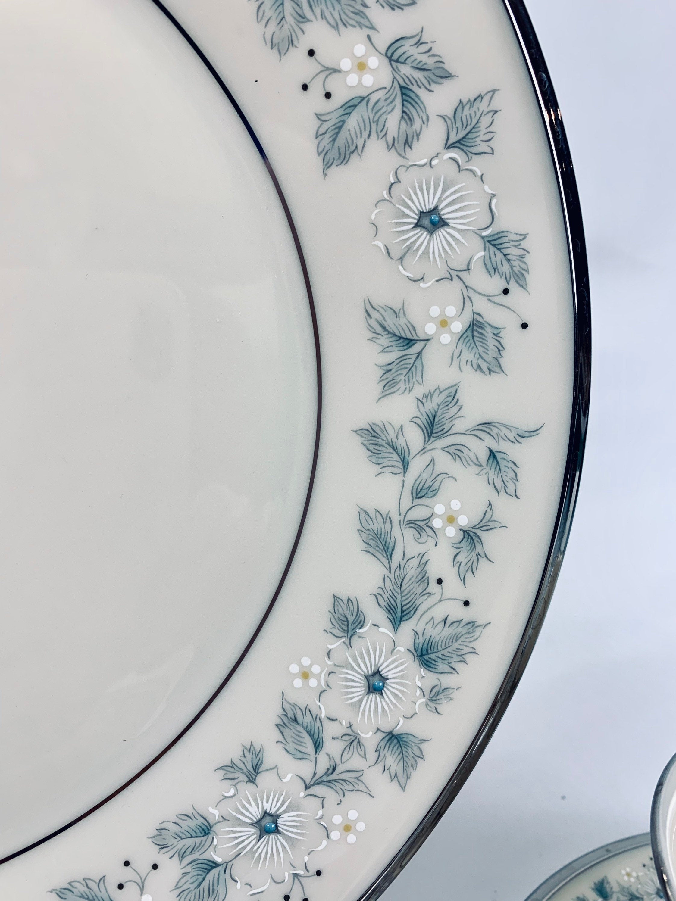 Lenox Windsong 5 Piece Place Settings