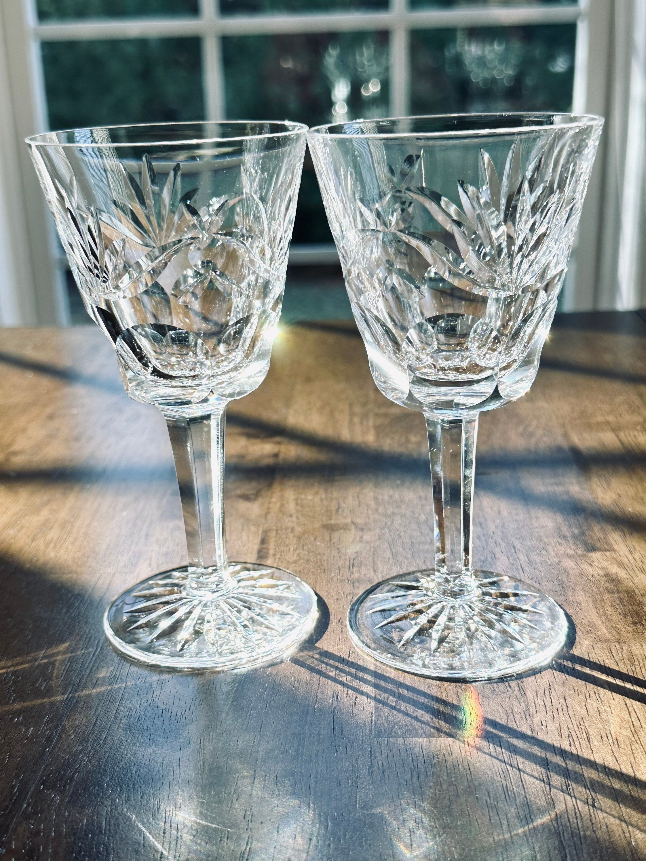 A set of 2 Waterford Ashling Wine Glasses White Wine