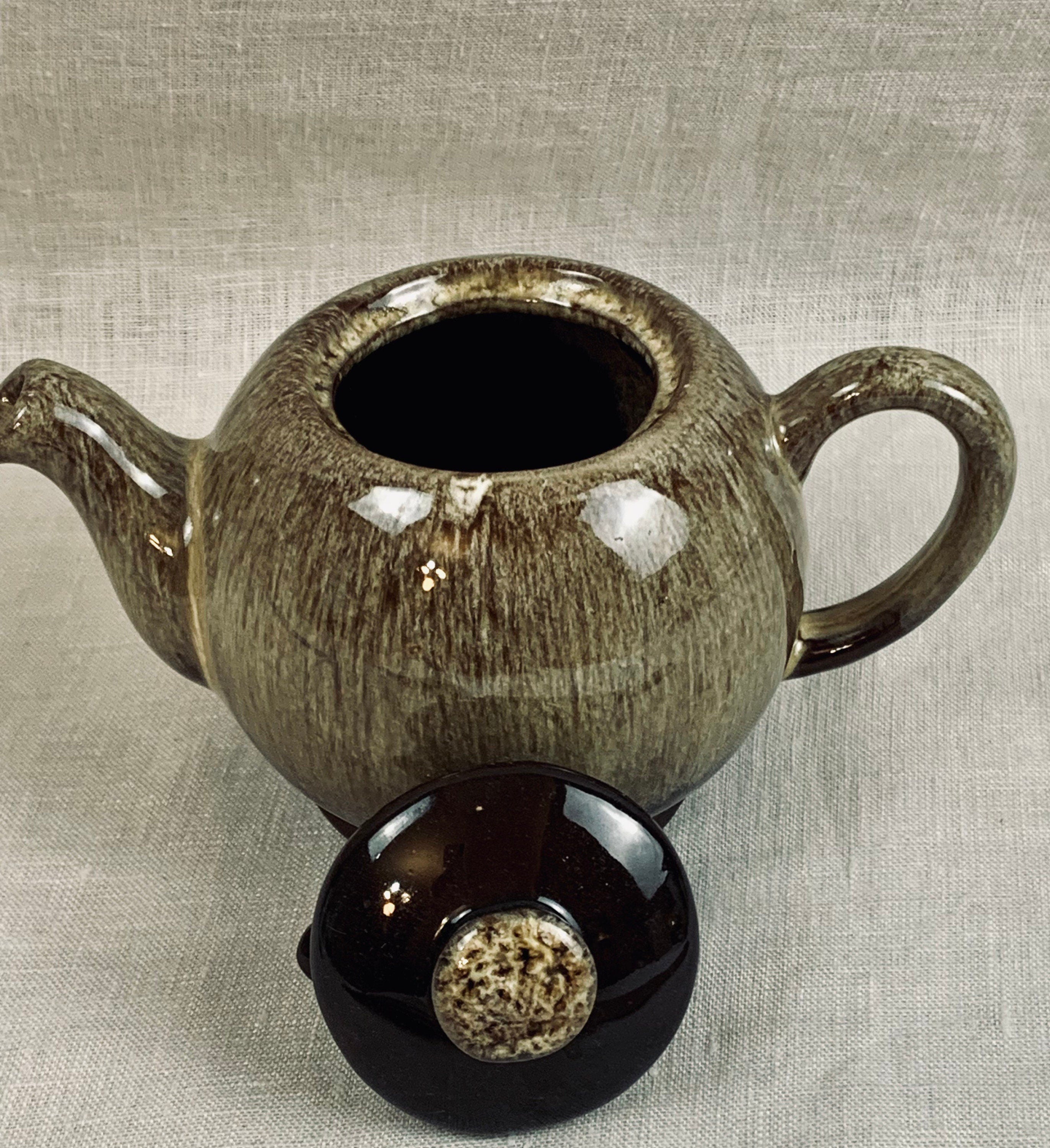 Evangeline Canada 993 Teapot Drip Brown