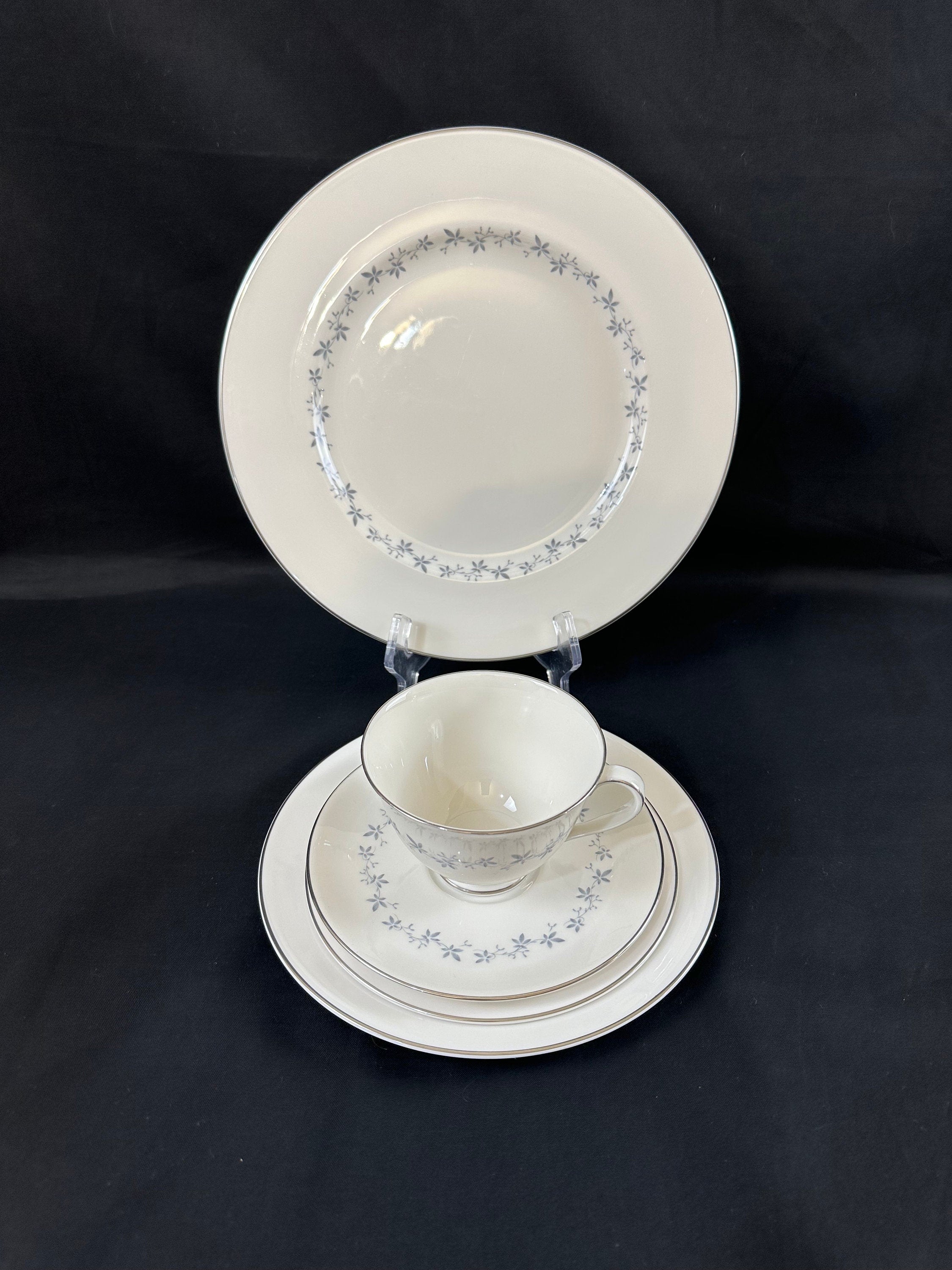Royal Doulton Cadence 5 Piece Place Setting