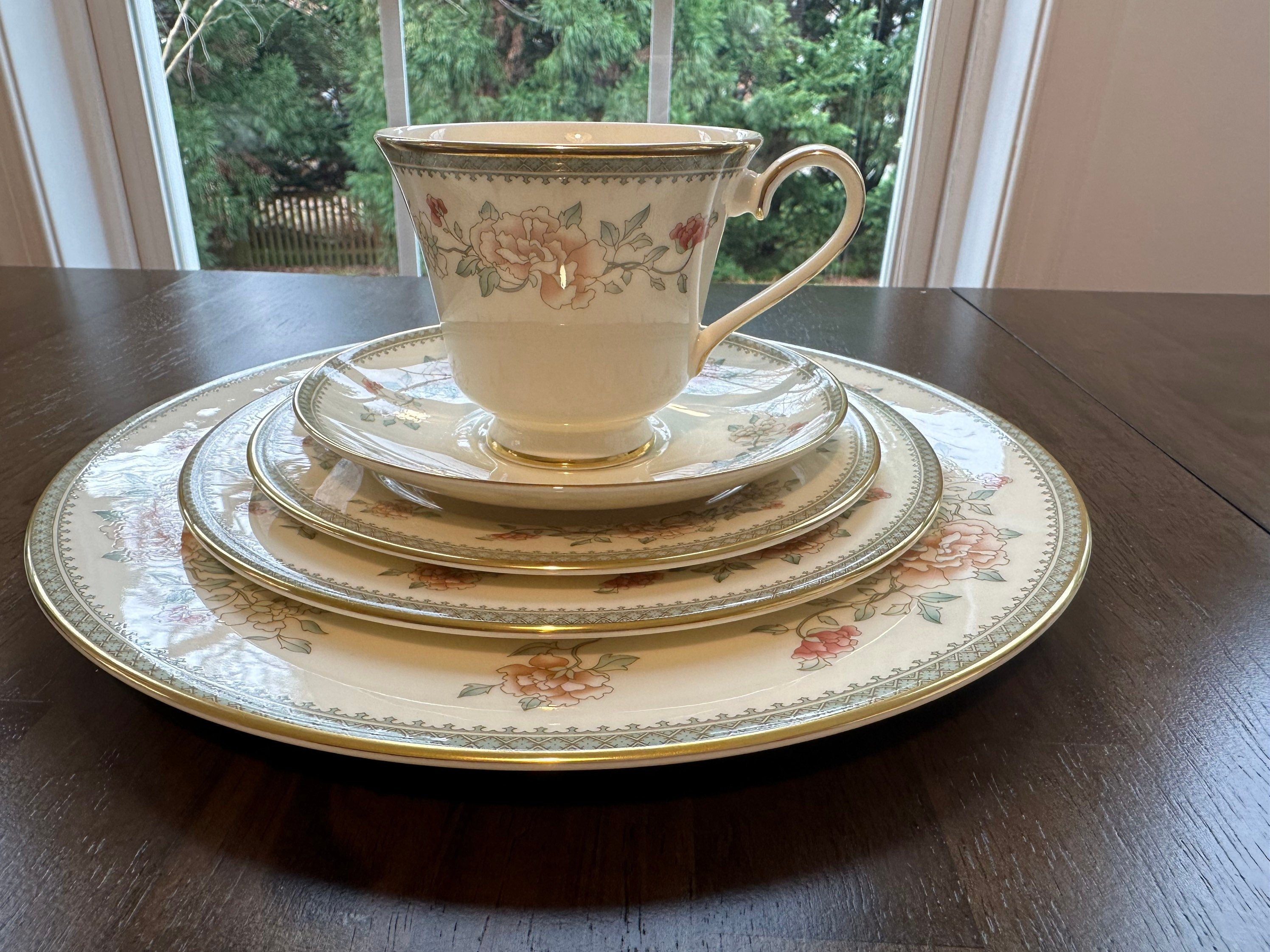 Minton Jasmine Place Settings