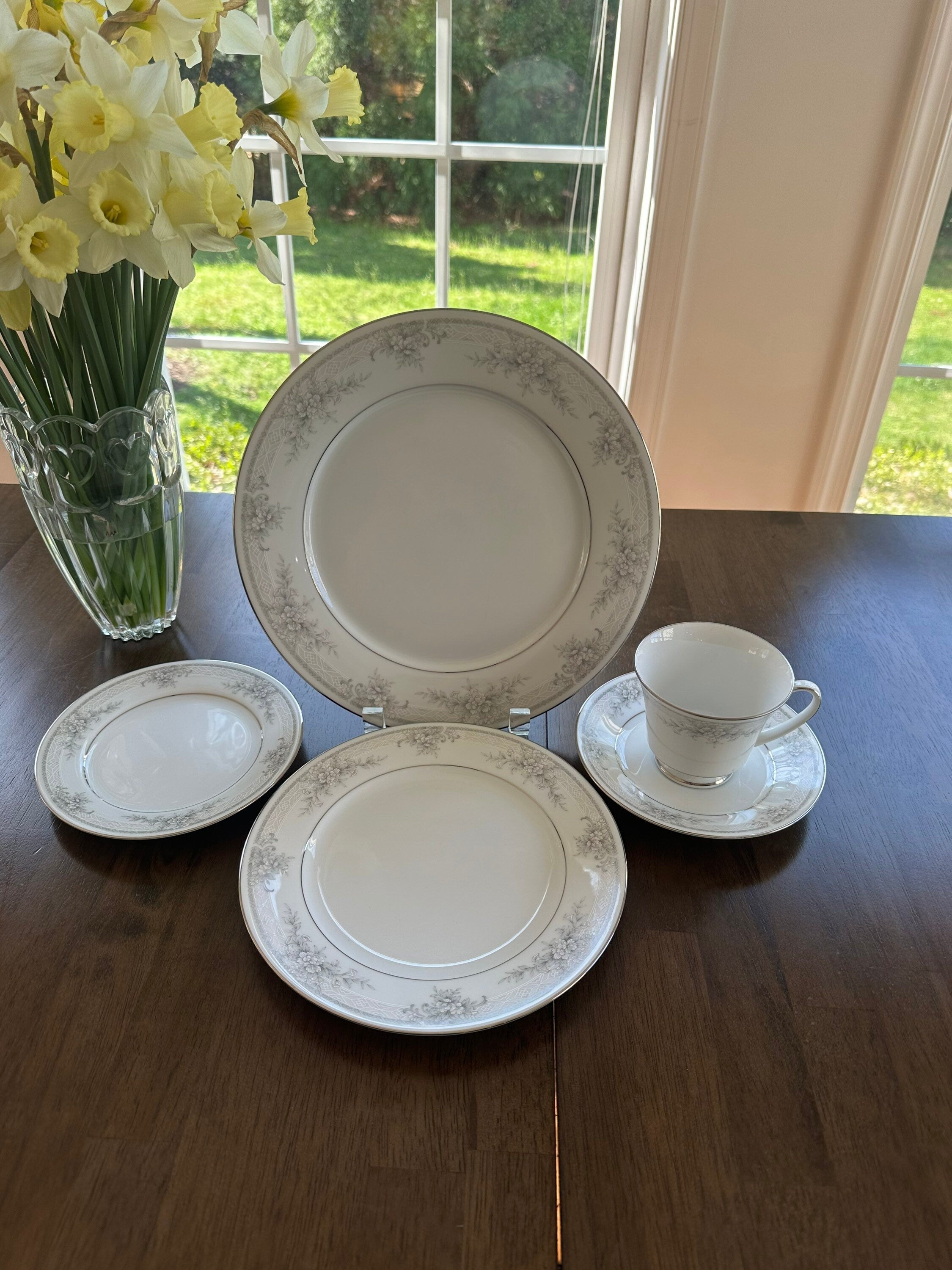 Noritake Sweet Leilani Place Setting