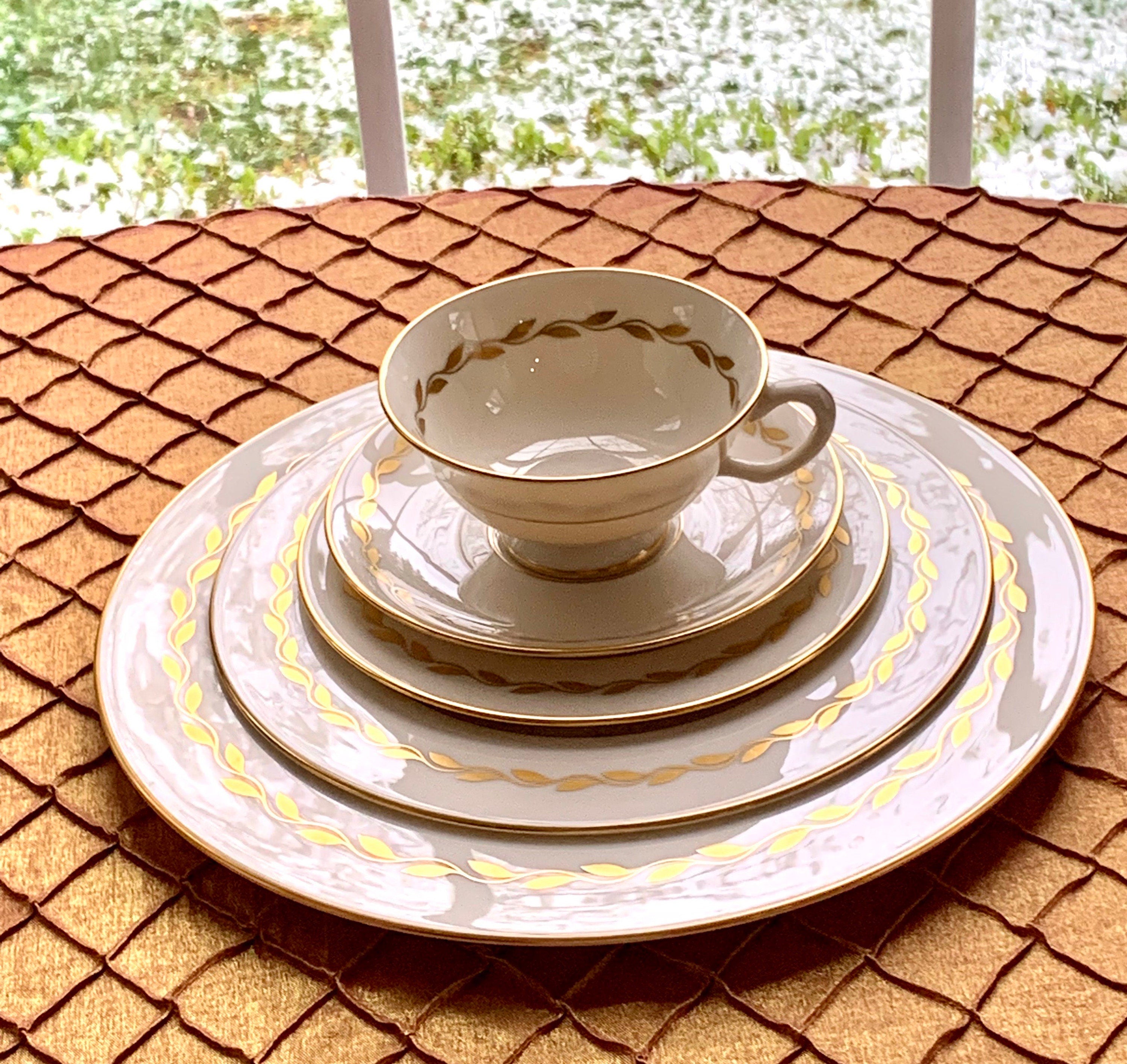 Lenox Golden Wreath Place Settings