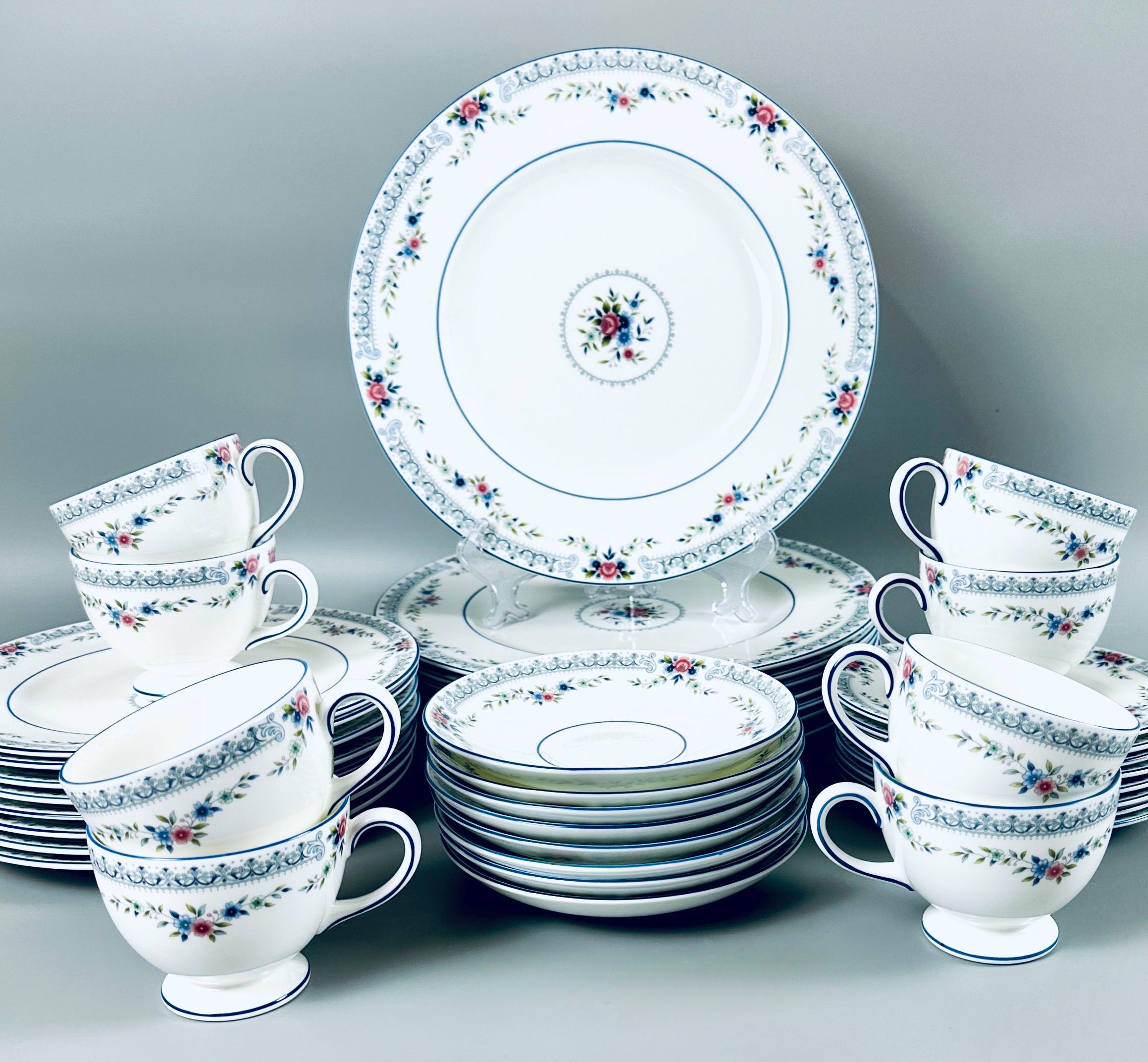8 Place Settings of Wedgwood Rosedale China