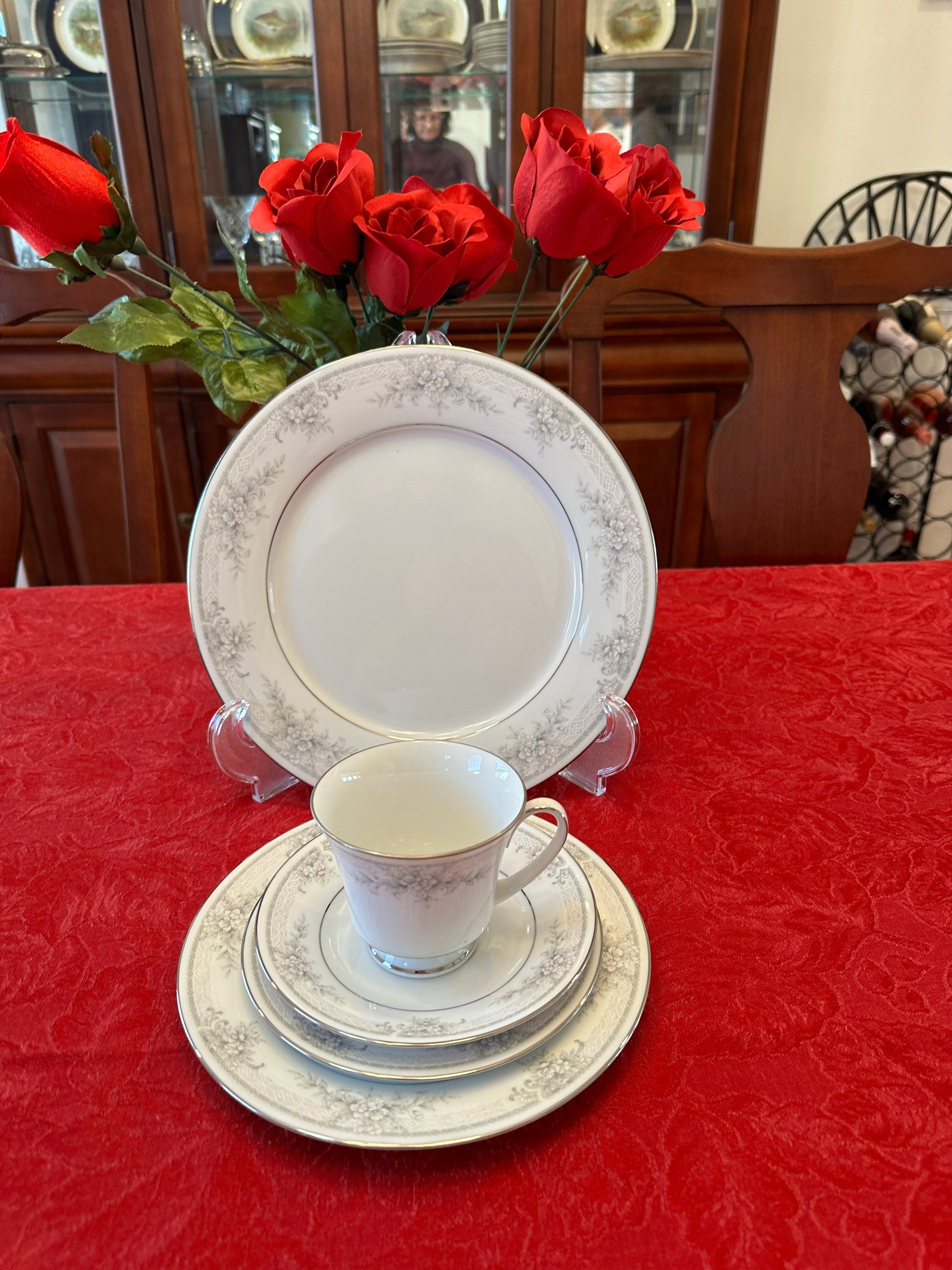 Noritake Sweet Leilani Place Setting