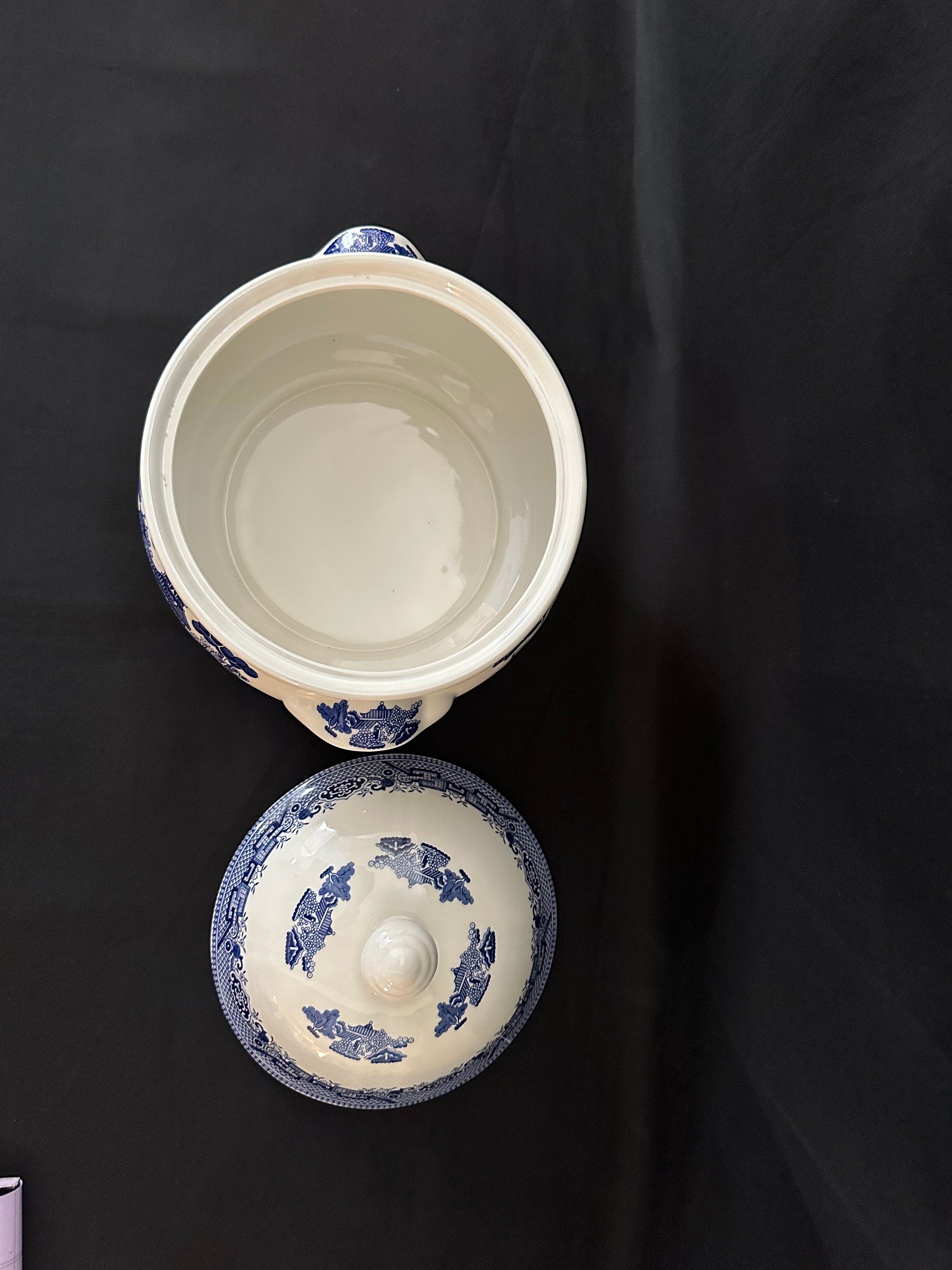 Cuthbertson Blue Willow Covered Casserole
