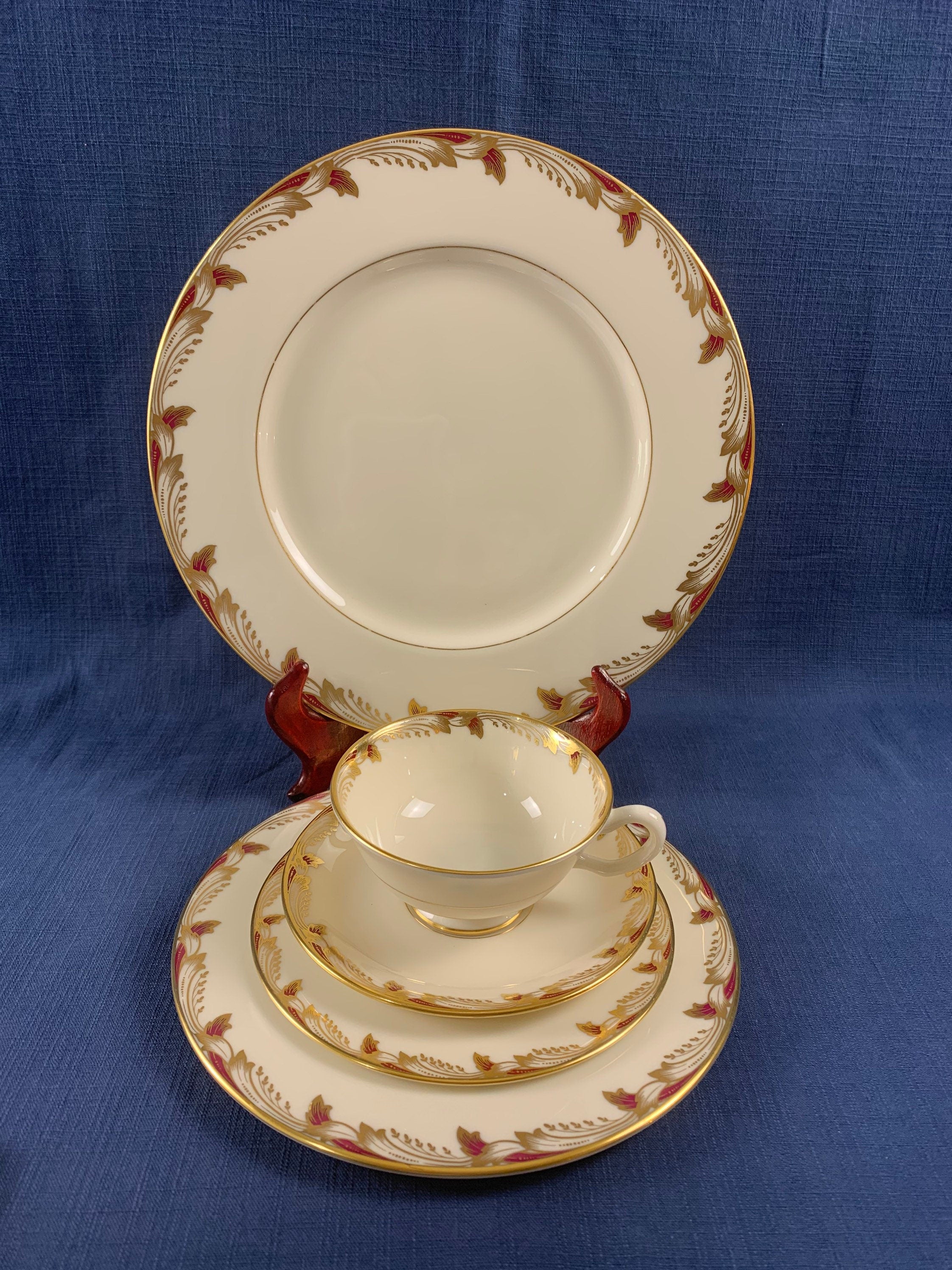 Lenox Essex Maroon 5 Piece Place Setting