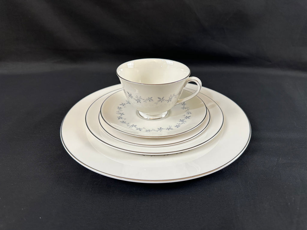 Royal Doulton Cadence 5 Piece Place Setting
