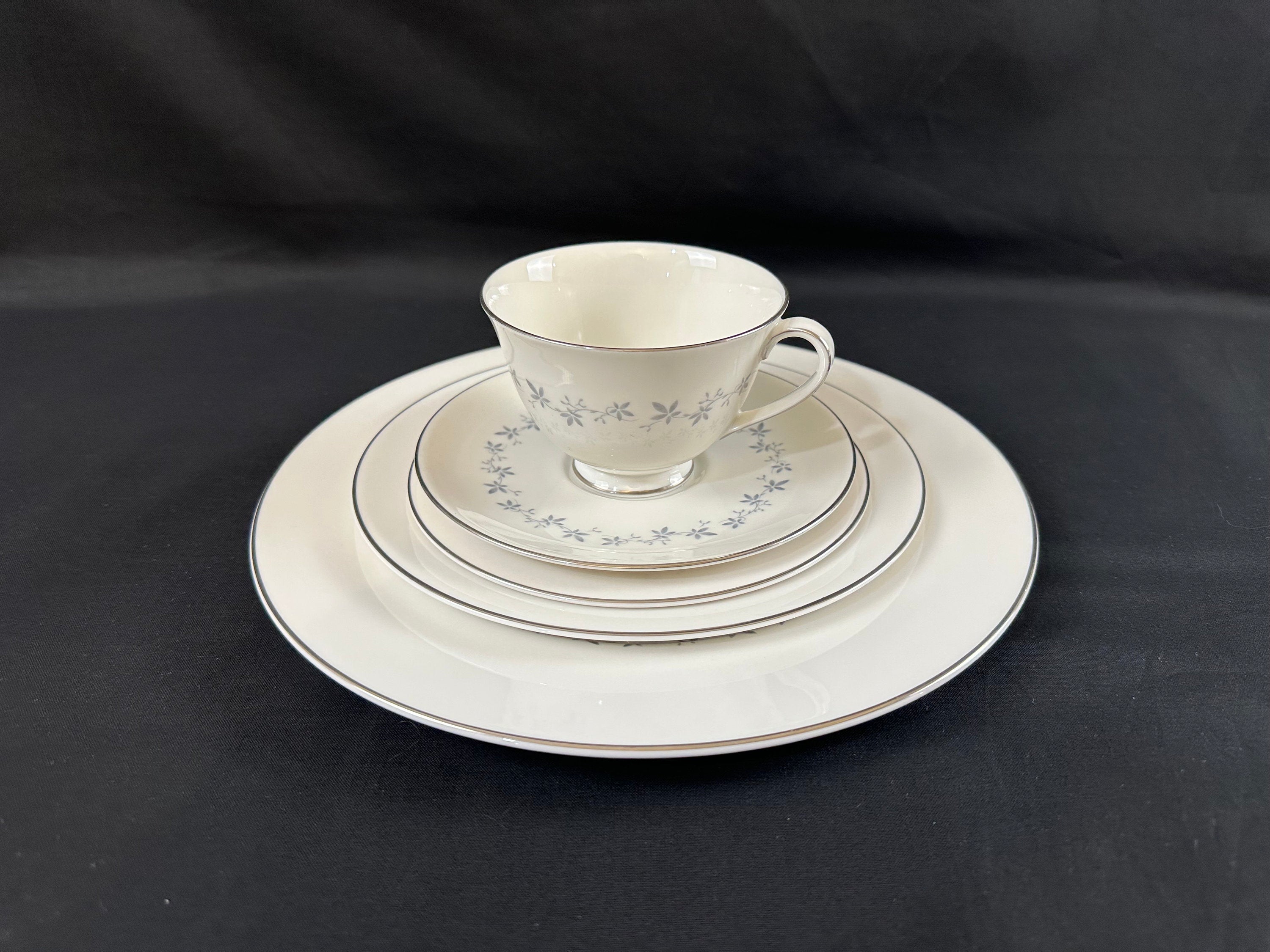 Royal Doulton Cadence 5 Piece Place Setting