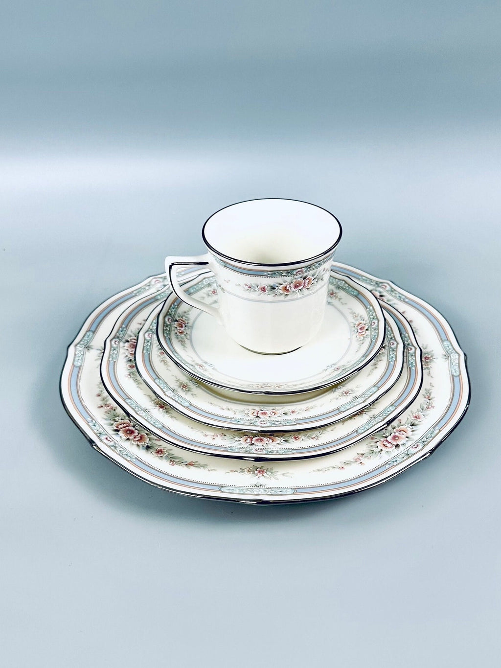 Noritake Rothschild 5 Piece Place Setting