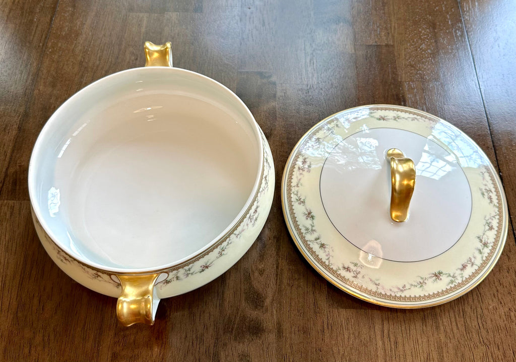 Vintage Haviland Limoges Yale Covered Bowl