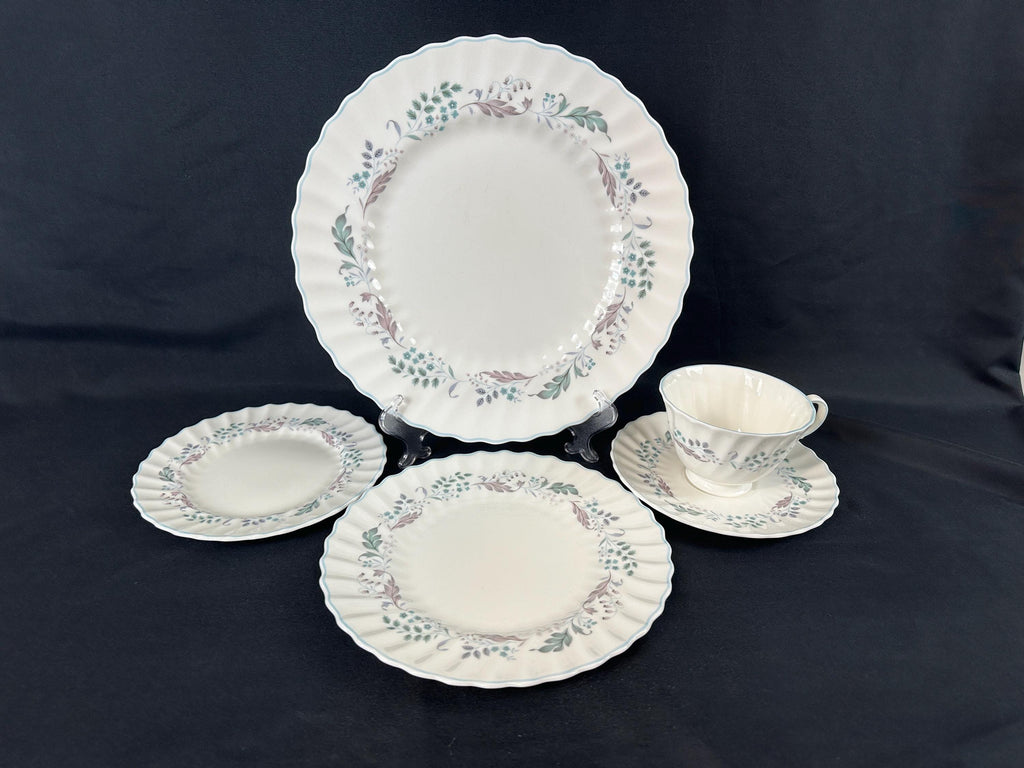Royal Doulton Glen Auldyn 5 Piece Place Setting